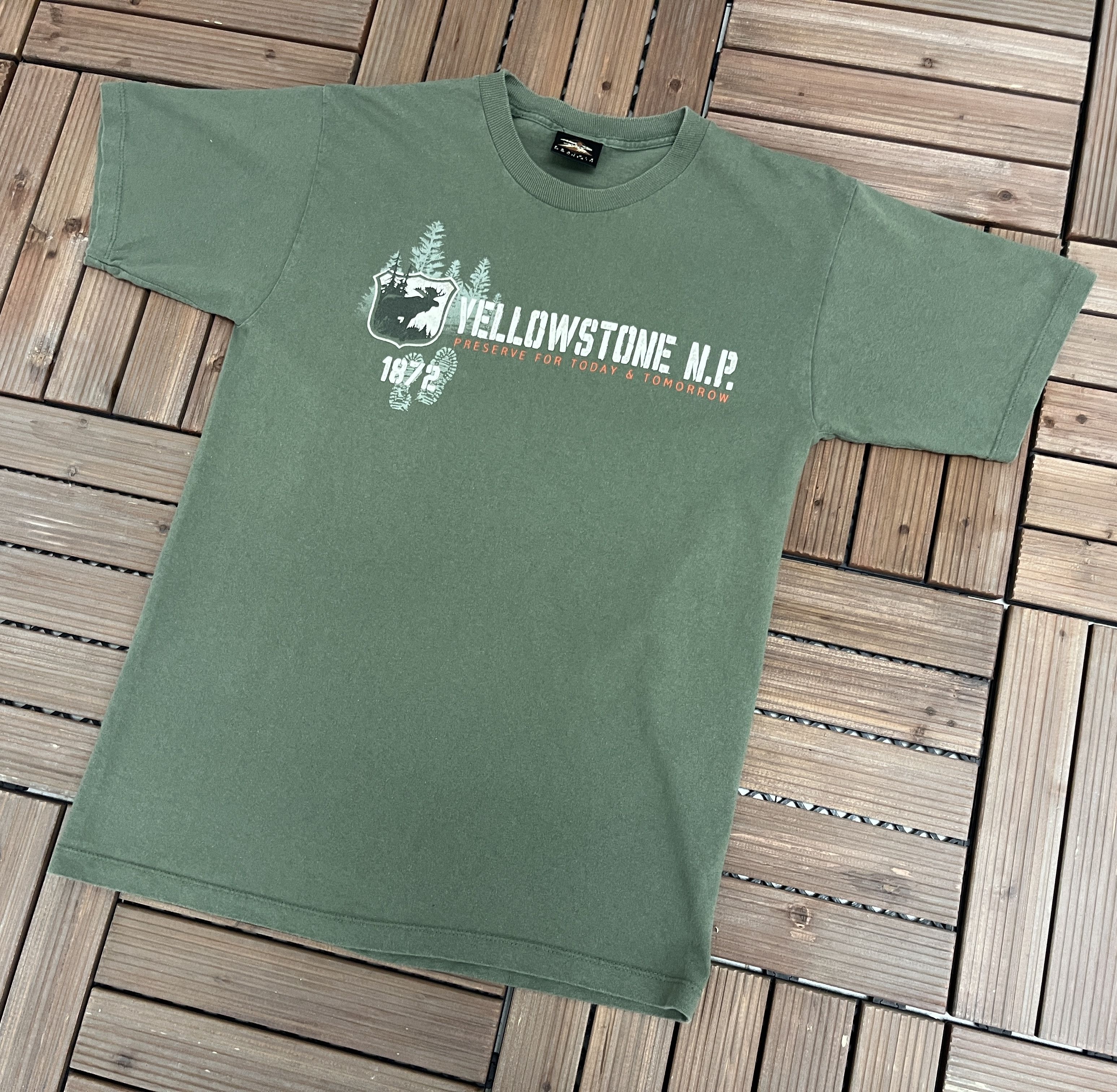 Vintage Yellowstone National Park Vintage Green T-Shirt Tee Size US M / EU 48-50 / 2 - 3 Thumbnail