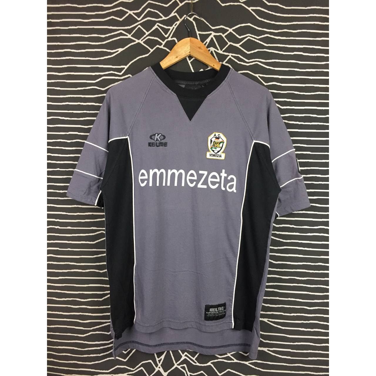 Vintage Vtg 2001-03 Venezia Kelme Performance Soccer Training Tee Size US M / EU 48-50 / 2 - 1 Thumbnail