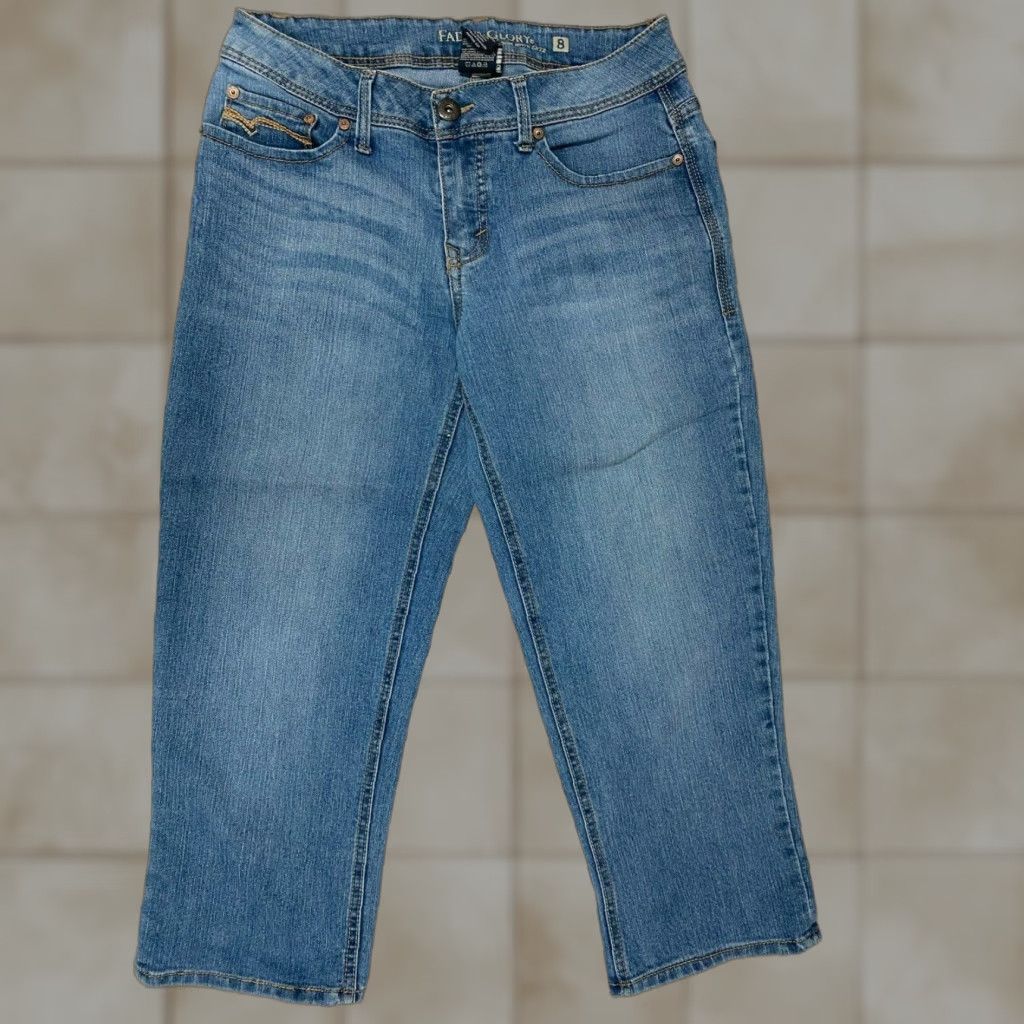 Faded Glory Faded Glory Jeans Womens 8 Blue Straight Denim Jeans Regular Stars Pockets 22in Inseam Adults Women Modern Shape Regular Color Blue Size 30" / US 8 / IT 44 - 1 Thumbnail