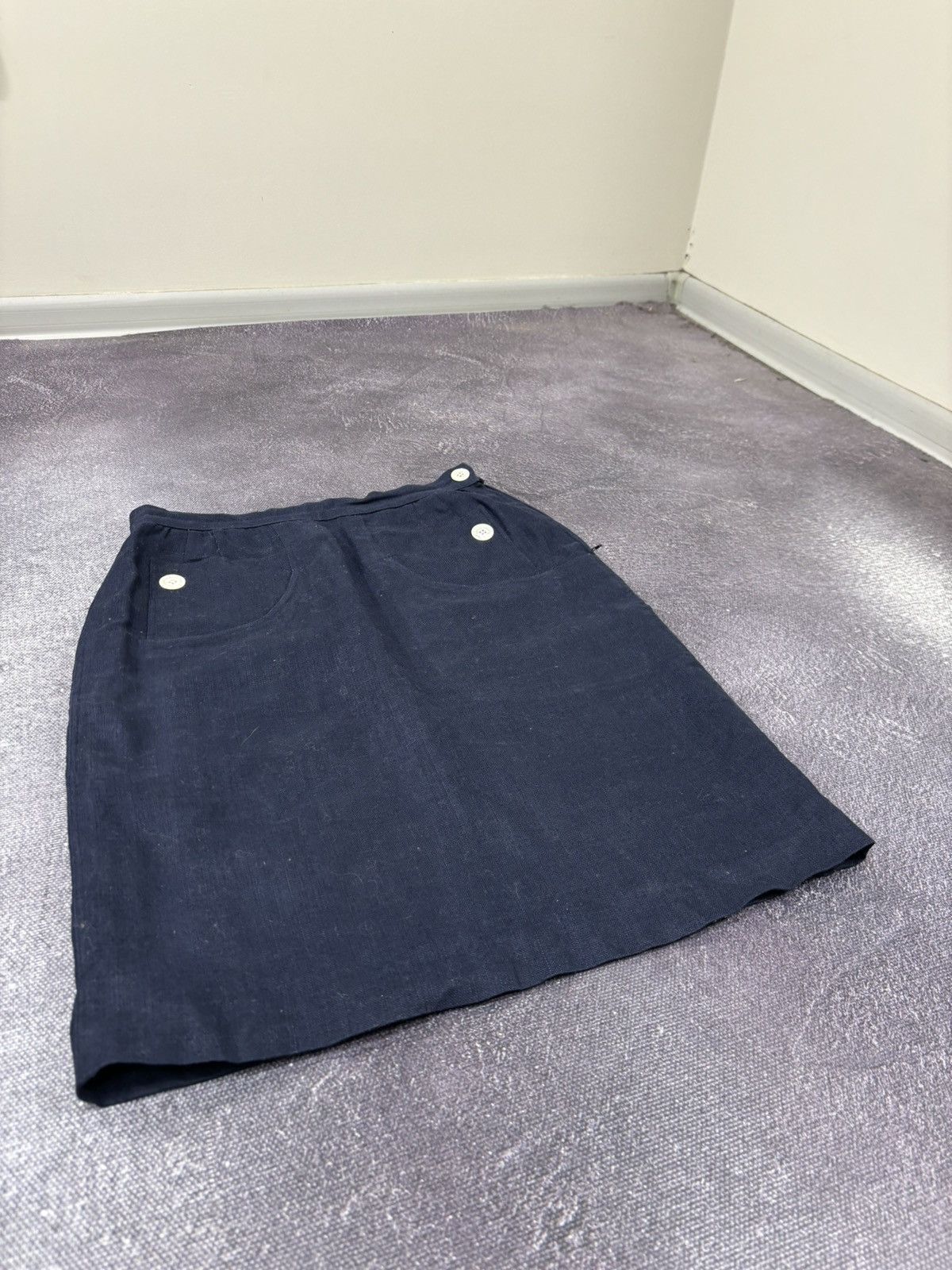 Valentino Vintage Valentino Women’s 90s Classic Luxury Midi Skirt Size 30" / US 8 / IT 44 - 4 Thumbnail