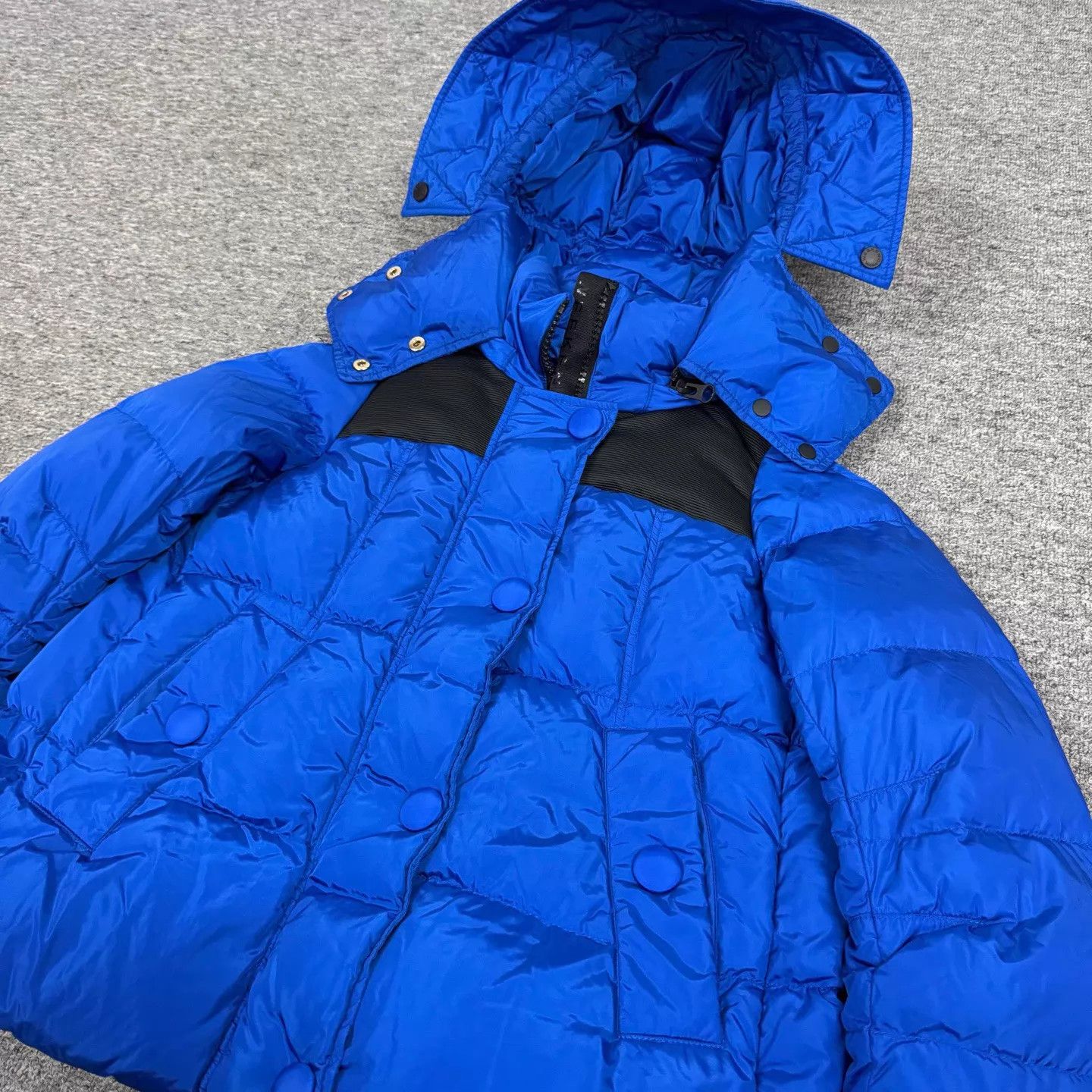 Max Mara MaxMara WEEKEND hooded down jacket 32 99 new Size XS / US 0-2 / IT 36-38 - 4 Thumbnail
