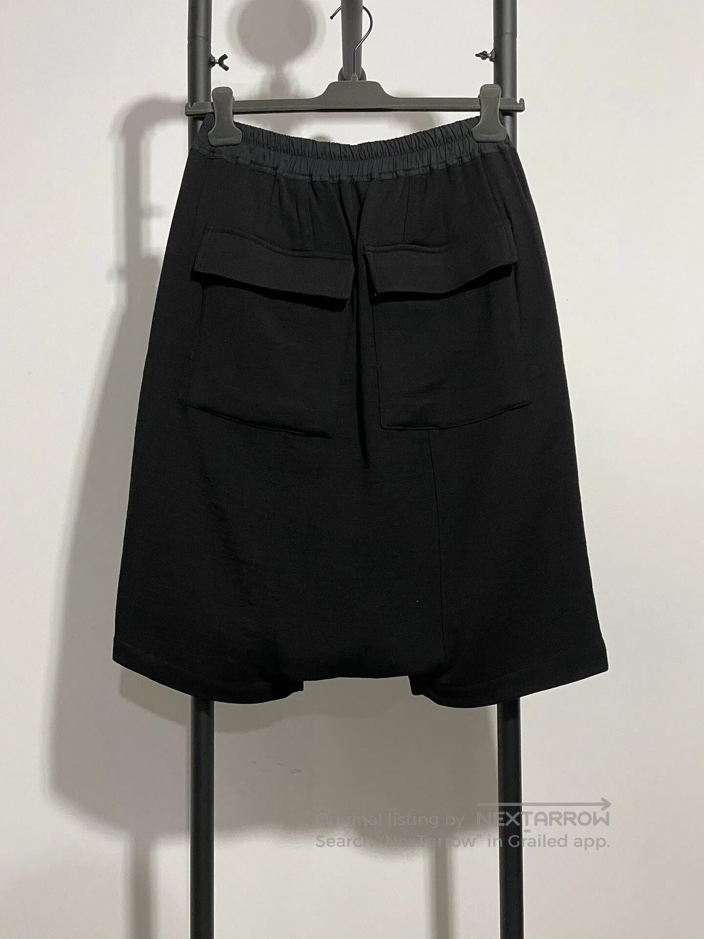 Rick Owens rick owens black shorts for men. Size US 38 / EU 54 - 2 Thumbnail