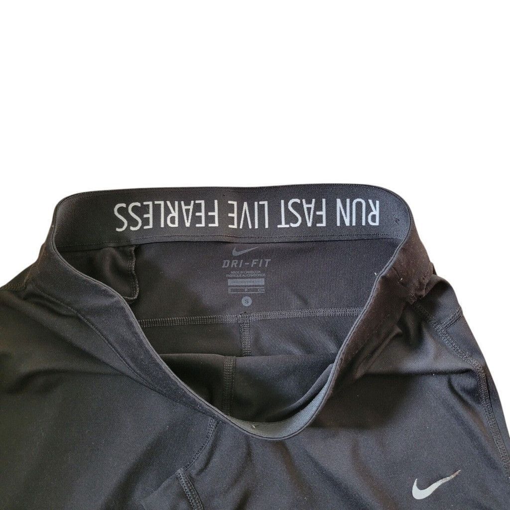 Nike Nike Capri Yoga Pants Women’s. Size Small. Excellent Cond Size 24" / US 00 / IT 34 - 6 Thumbnail