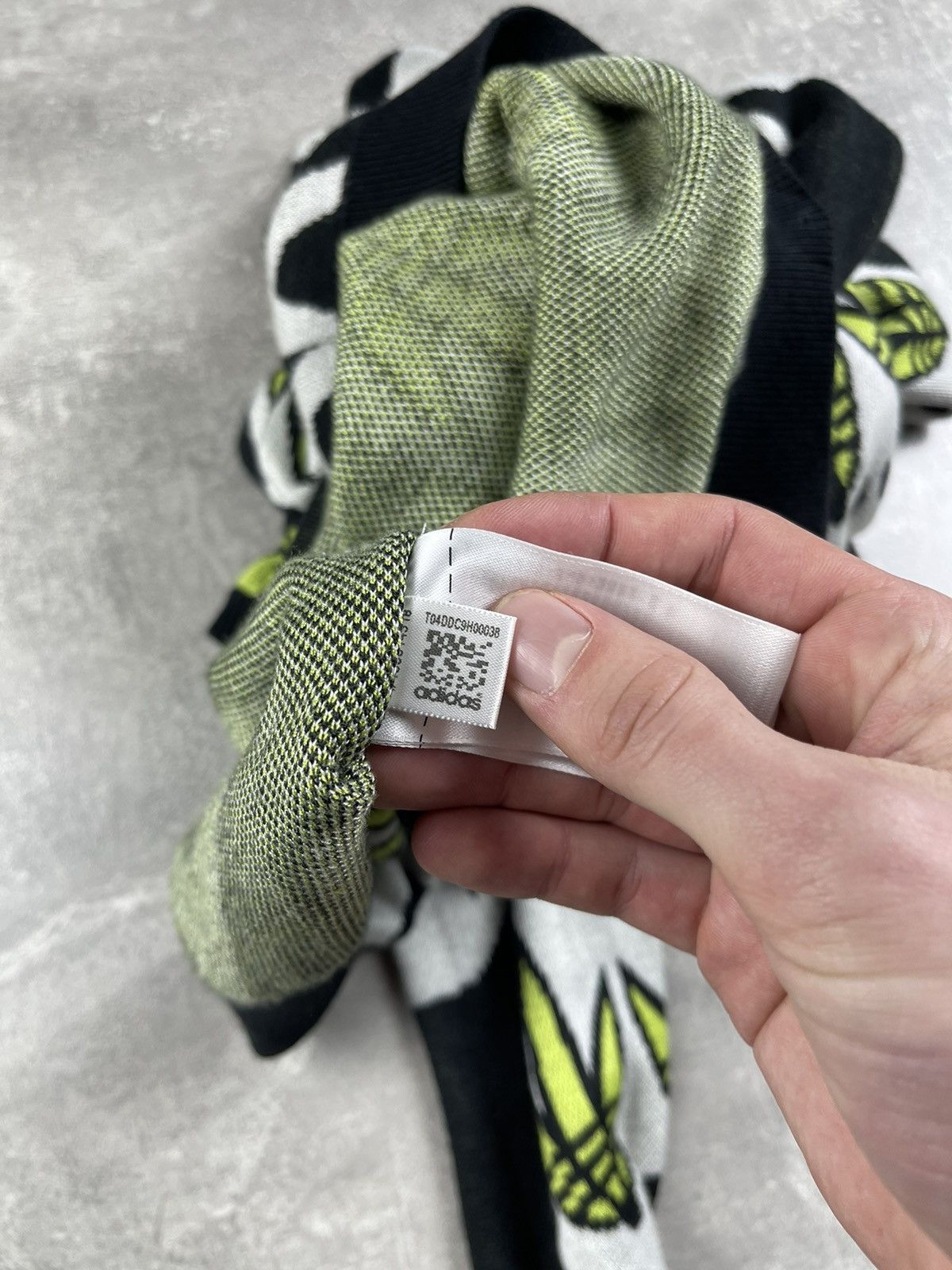 Adidas × Jeremy Scott Adidas x Jeremy Scott “Ghost Weed Faces” All-Over Sweater Size US M / EU 48-50 / 2 - 11 Thumbnail