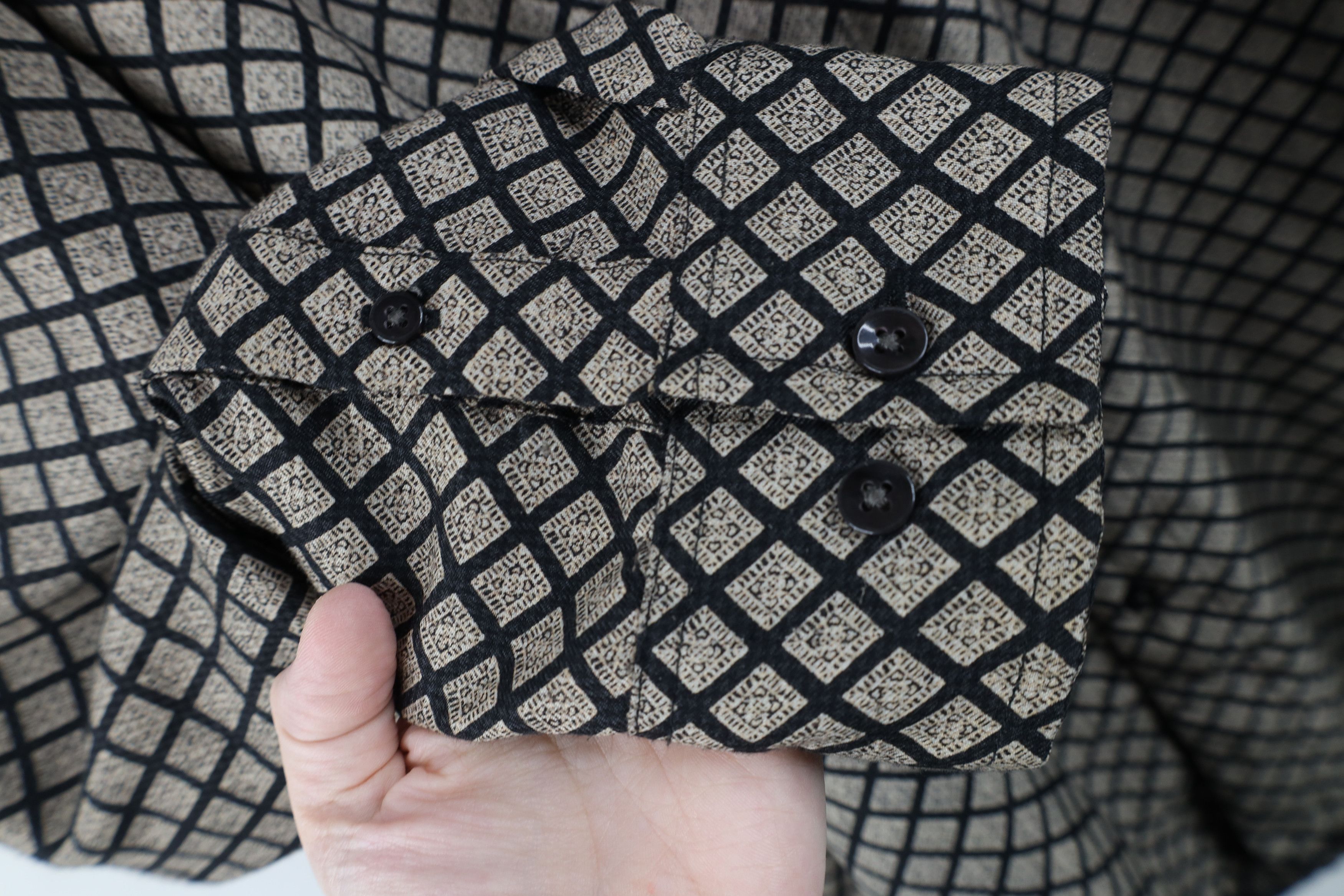 Vintage Vintage 90s Streetwear Diamond Knit Collared Button Shirt Size US XL / EU 56 / 4 - 7 Thumbnail