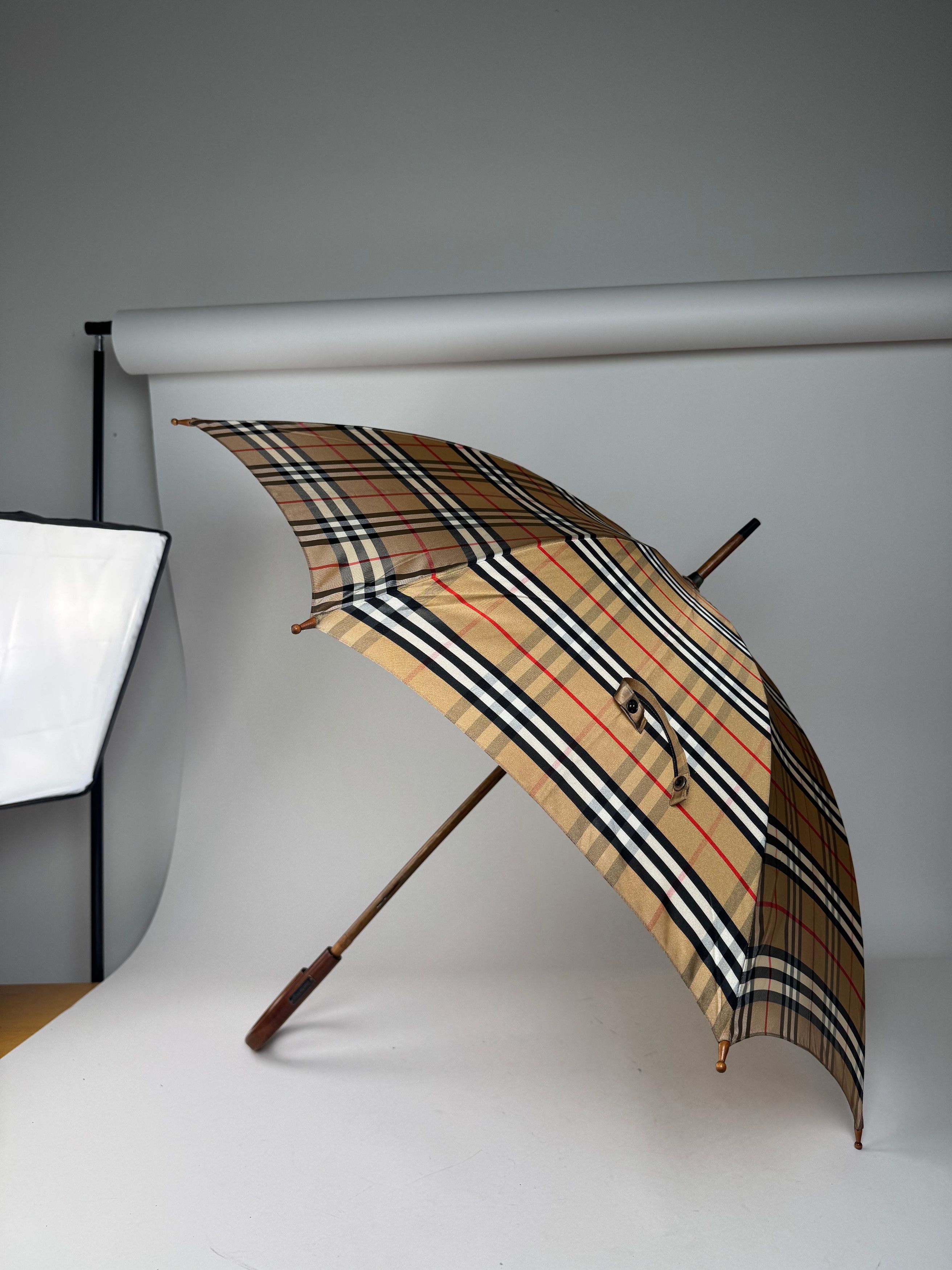 Burberry Vintage Nova Check Umbrella Beige Size ONE SIZE - 1 Thumbnail