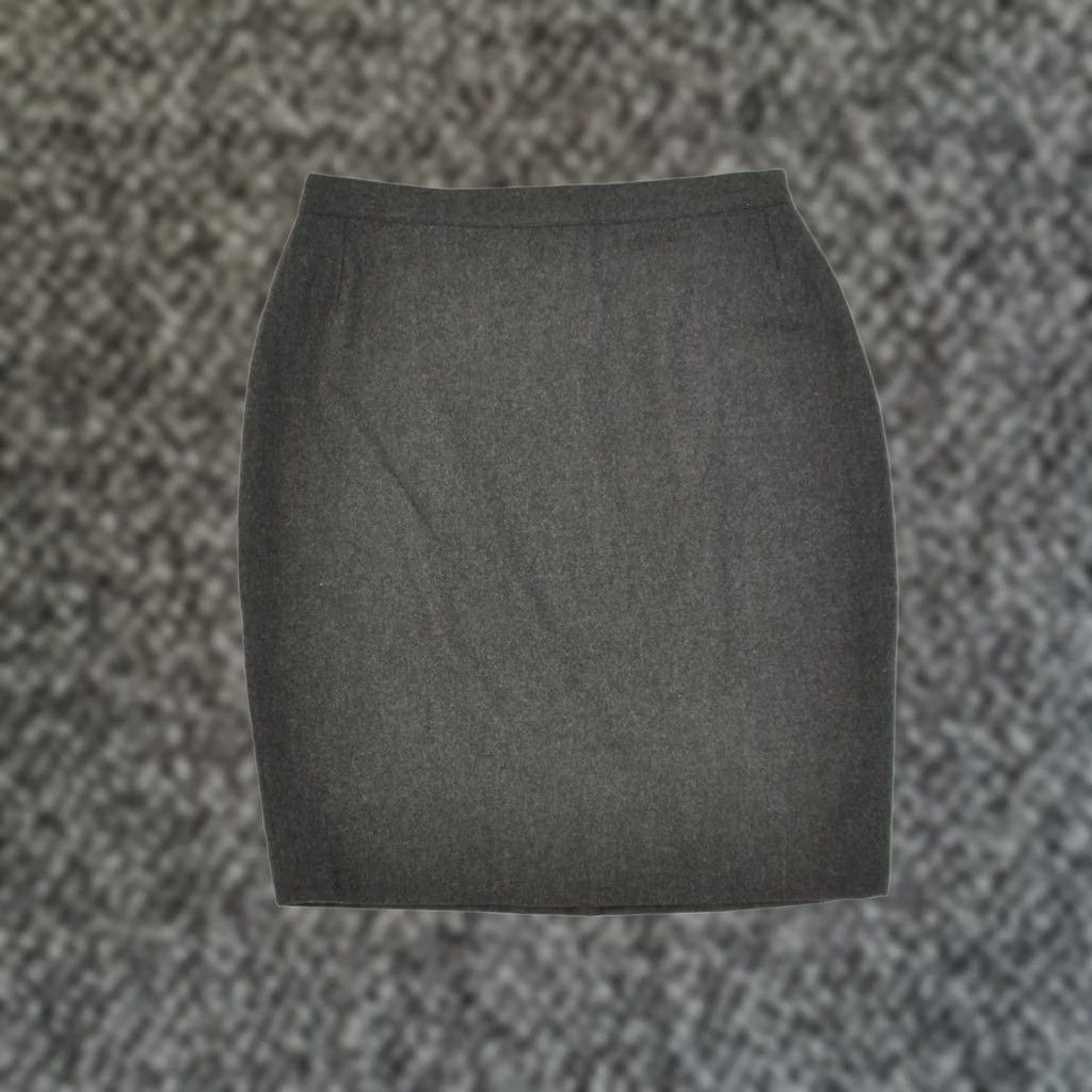Vintage VINTAGE IT 44 Medium W27 Grey Wool AF02 Womens High Waist Pencil Skirt IT 44 Medium W27 Grey Wool AF02 Size 32" / US 10 / IT 46 - 1 Thumbnail