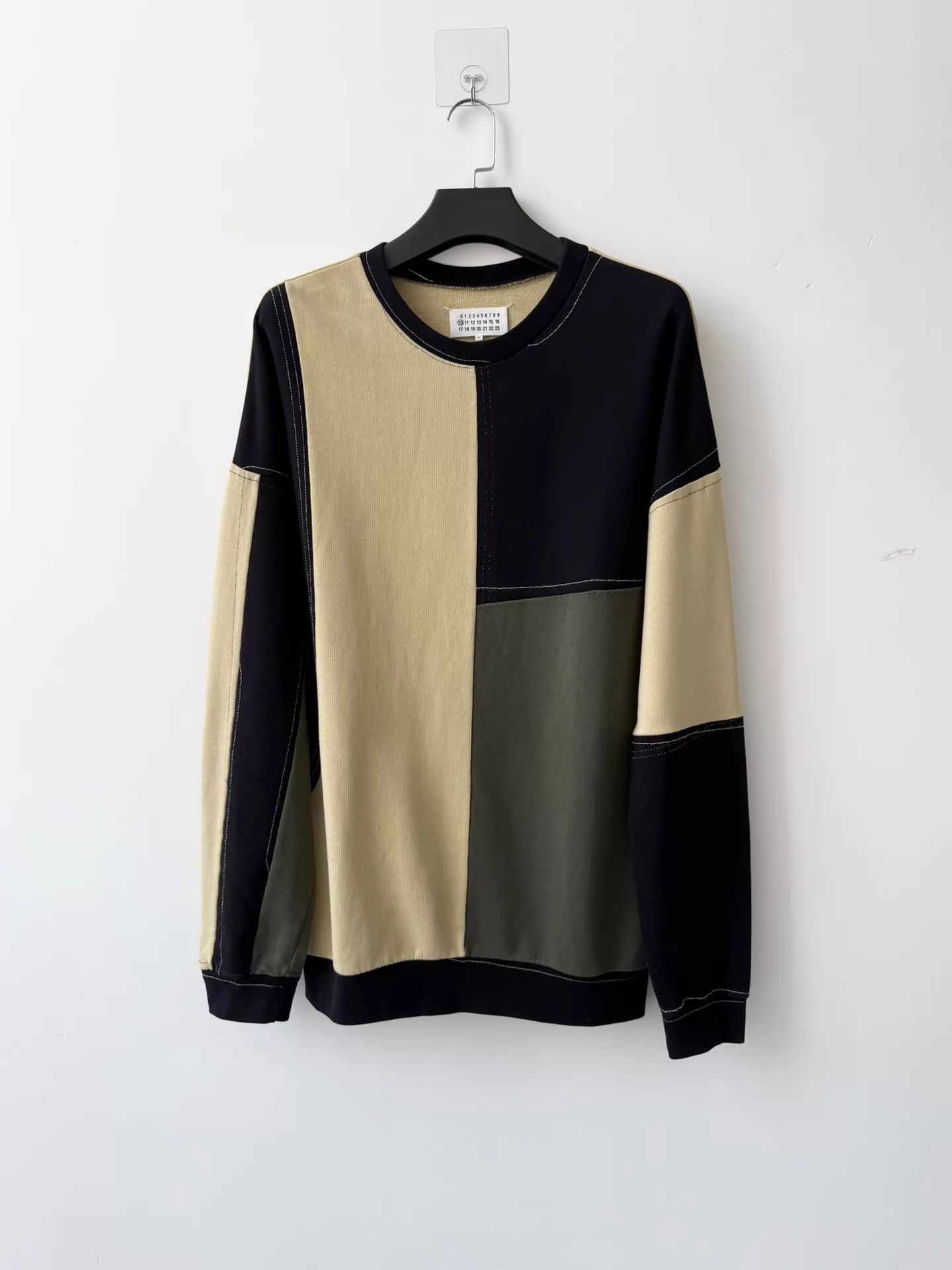 Maison Margiela Maison Margiela A/W17 Color Blocked Oversized Sweatshirt Size US S / EU 44-46 / 1 - 1 Thumbnail