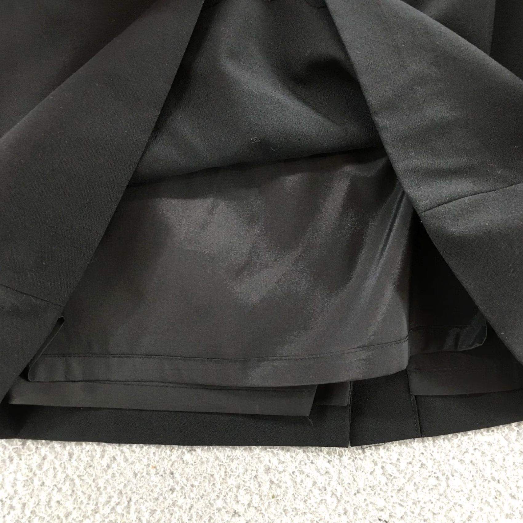 Banana Republic Banana Republic Straight & Pencil Skirt Womens 8P Black Casual Knee Length Skirt 31x21 Petite Womens Size 8P Slit Stretch Vintage No Size 30" / US 8 / IT 44 - 7 Thumbnail
