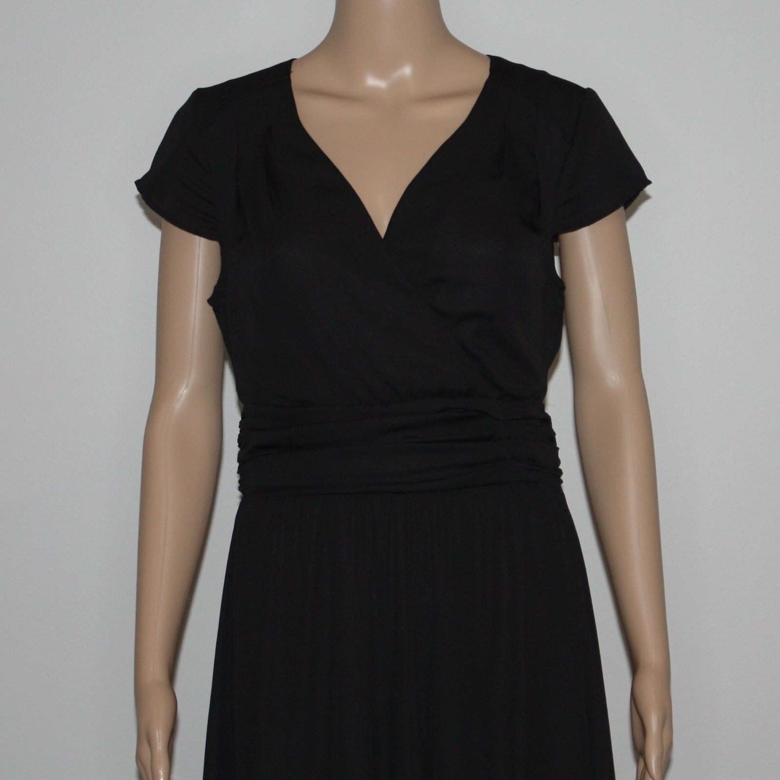 Other Cupshe V-Neck Shirred Dress in Black and size Small NWT Size S / US 4 / IT 40 - 4 Thumbnail