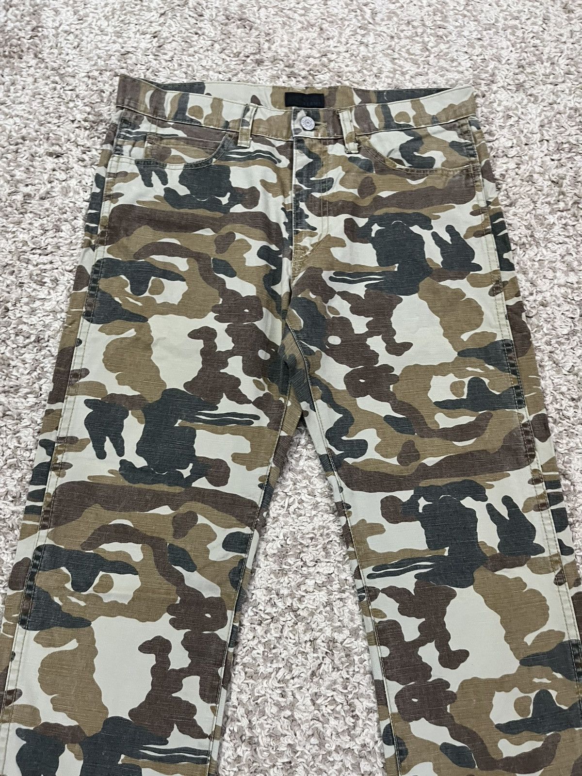 Beams Plus Beams Plus Japan Camo Tapered Jeans Archive Fit Size US 30 / EU 46 - 2 Thumbnail