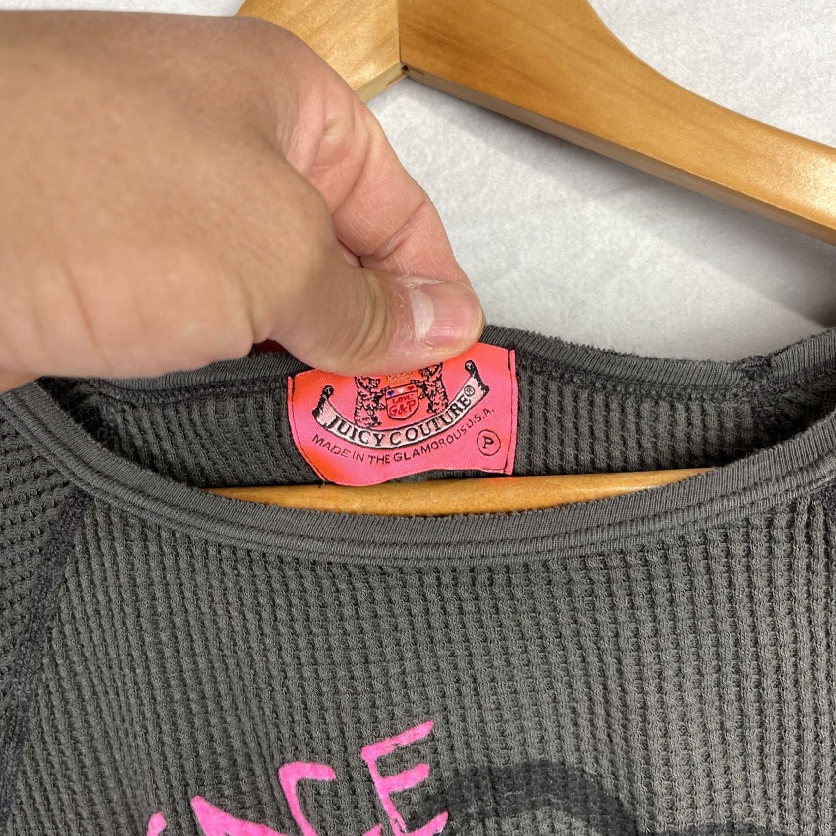 Juicy Couture VINTAGE Juicy Couture Shirt Womens Petite Peace Love Juicy Long Sleeve Thermal Size XS / US 0-2 / IT 36-38 - 4 Thumbnail
