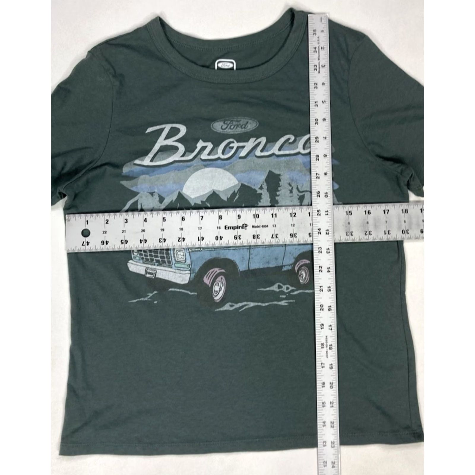 Ford VINTAGE Ford Bronco Graphic T-shirt Women Medium Green Short Sleeve Size M / US 6-8 / IT 42-44 - 5 Thumbnail