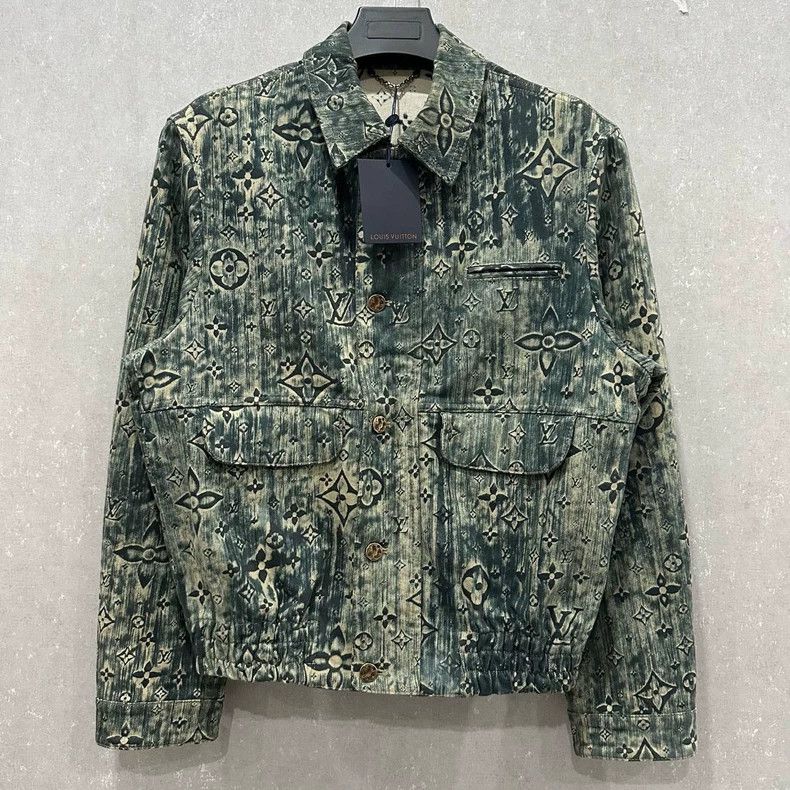 Louis Vuitton Louis Vuitton Old tie-dyed presbyopic full logo denim jack Size US M / EU 48-50 / 2 - 1 Thumbnail