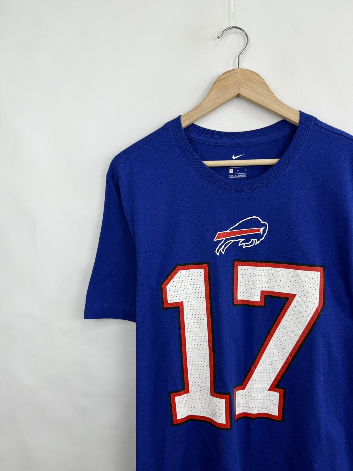 Nike 🏈🇺🇸 Nike Josh Allen Buffalo Bills #17 NFL Football T-Shirt Size US M / EU 48-50 / 2 - 4 Thumbnail