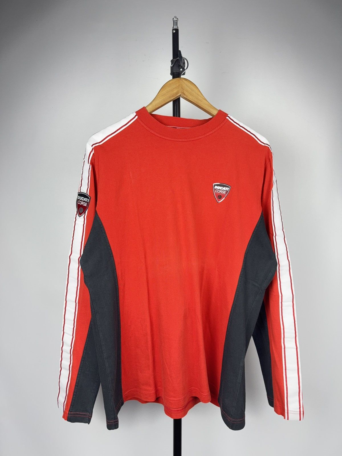 Ducati 00s Italy Racing Ducati Corse Red Longsleeve Racing Tee Y2K Size US M / EU 48-50 / 2 - 1 Thumbnail