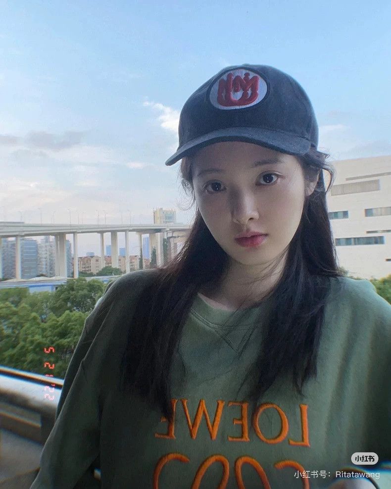 Loewe loewe Avocado logo printed sweatshirt 2506-Nextarrow Size US S / EU 44-46 / 1 - 7 Thumbnail