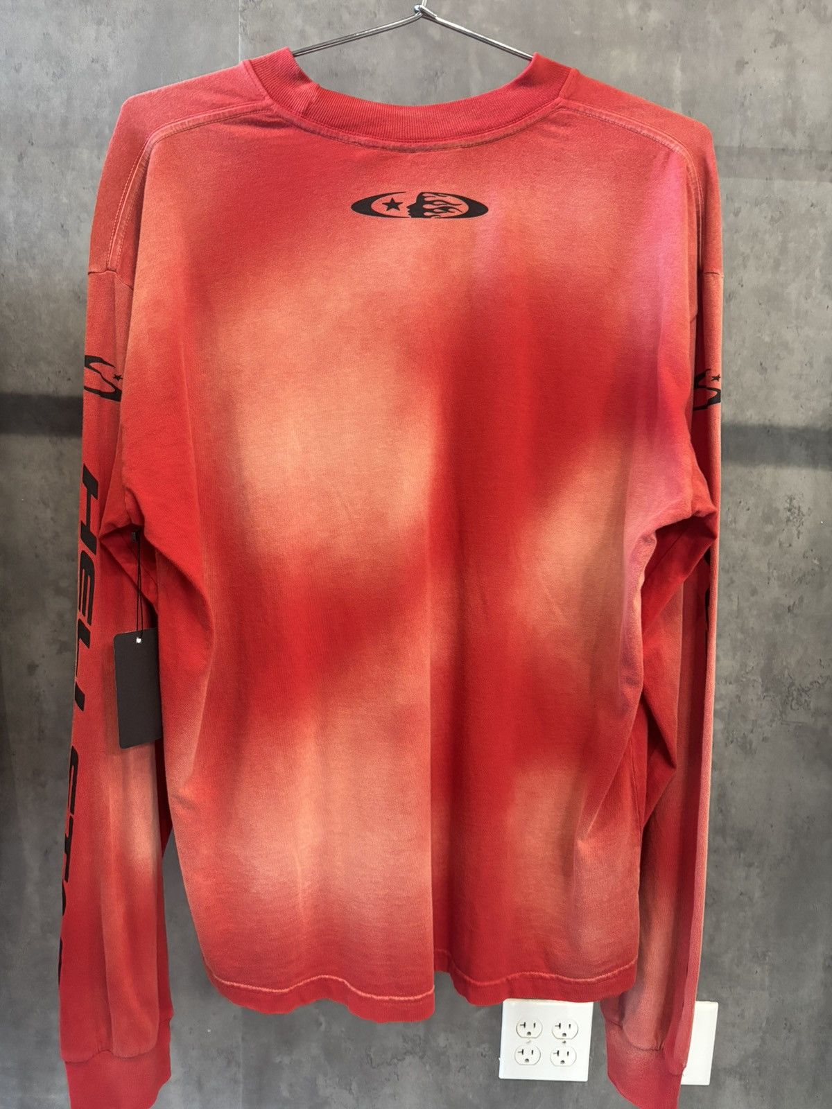 HELLSTAR HELLSTAR CURSIVE RED LOGO LONG SLEEVE SIZE S Size US S / EU 44-46 / 1 - 4 Thumbnail