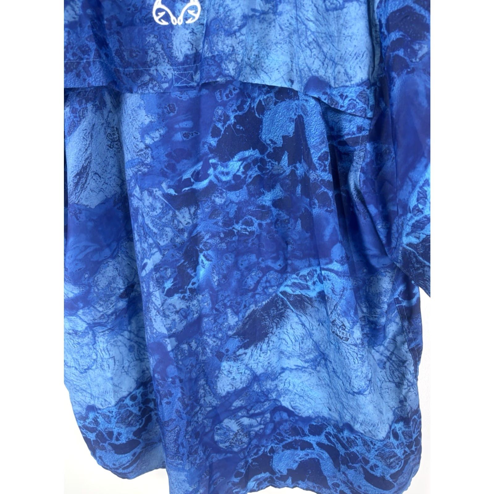 Realtree Realtree Fishing Blue Button Up Men’s Size XXL India Size US XXL / EU 58 / 5 - 7 Thumbnail