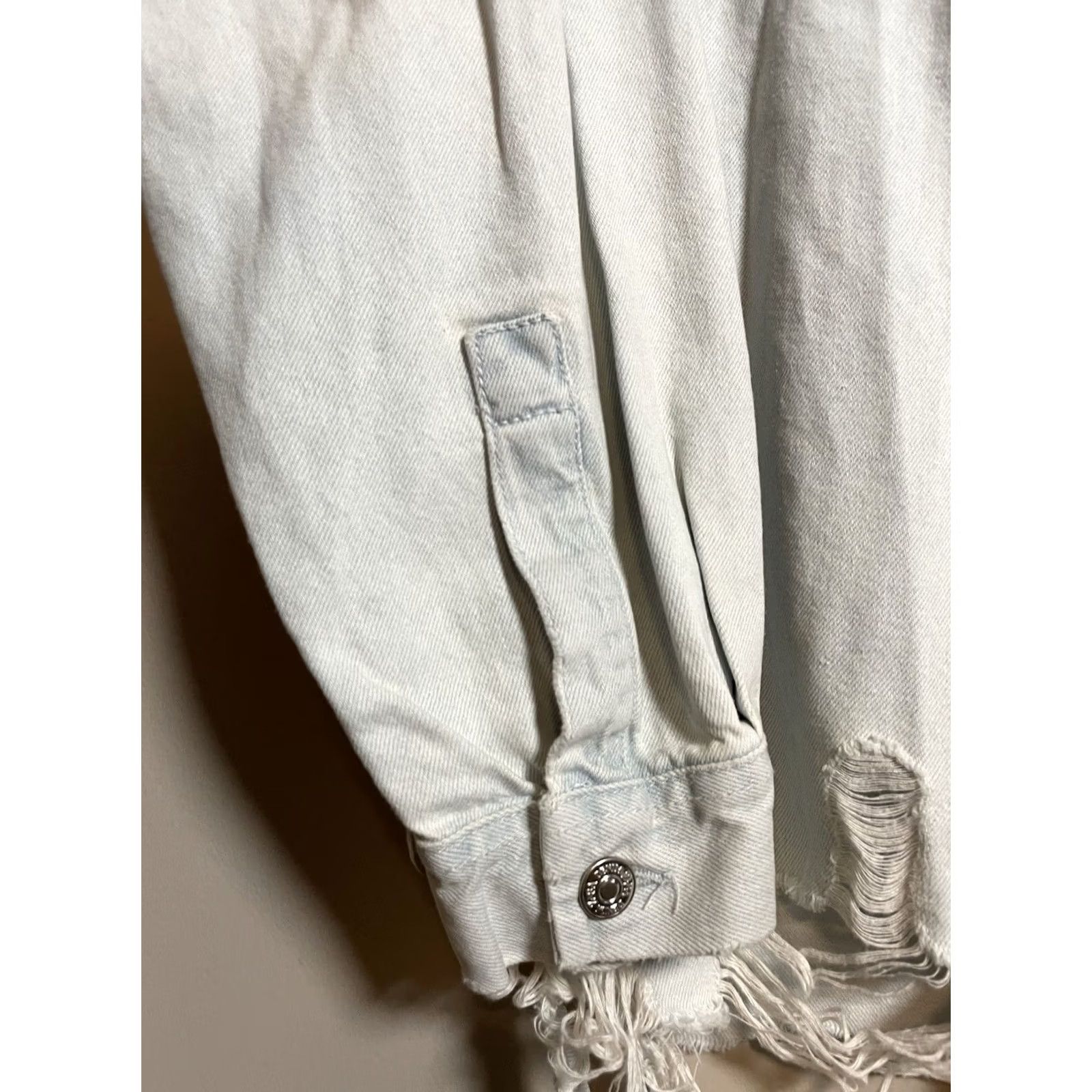 Zara Zara Men’s Denim Shirt Button-Up Regular Fit XL Blue, Distressed Trucker Style, Collared, Long Sleeve, Cotton, City/Designer Theme, Vintage No Size US XL / EU 56 / 4 - 3 Thumbnail