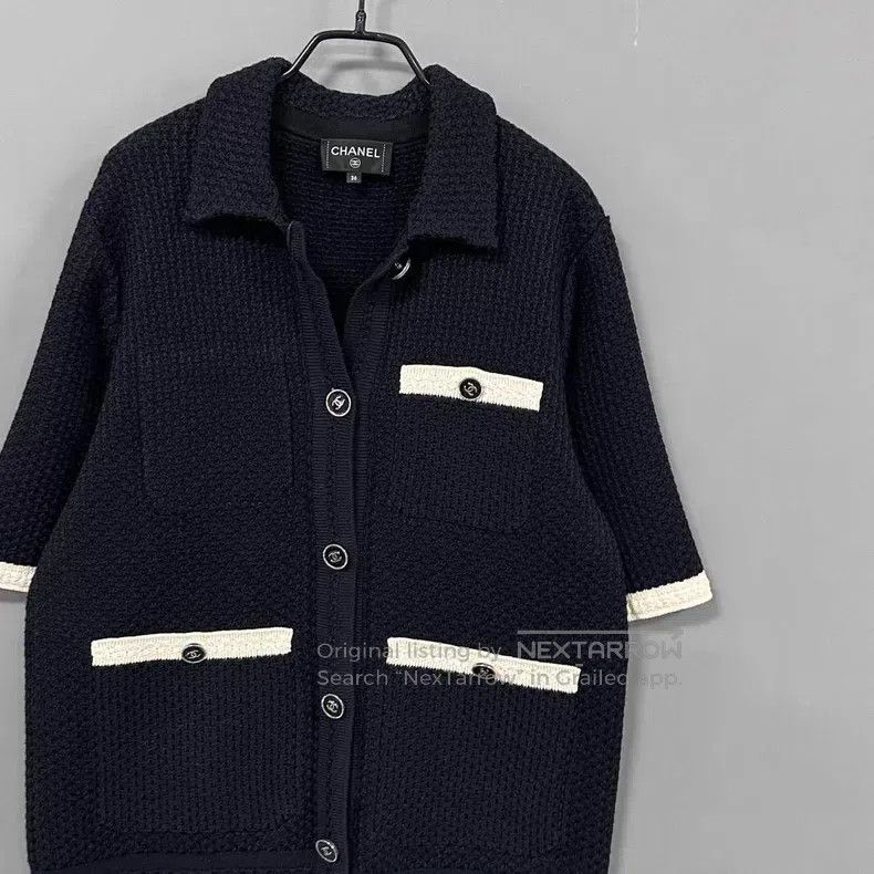 Chanel Chanel Black and white color-blocked enamel button short-s Size XS / US 0-2 / IT 36-38 - 2 Thumbnail