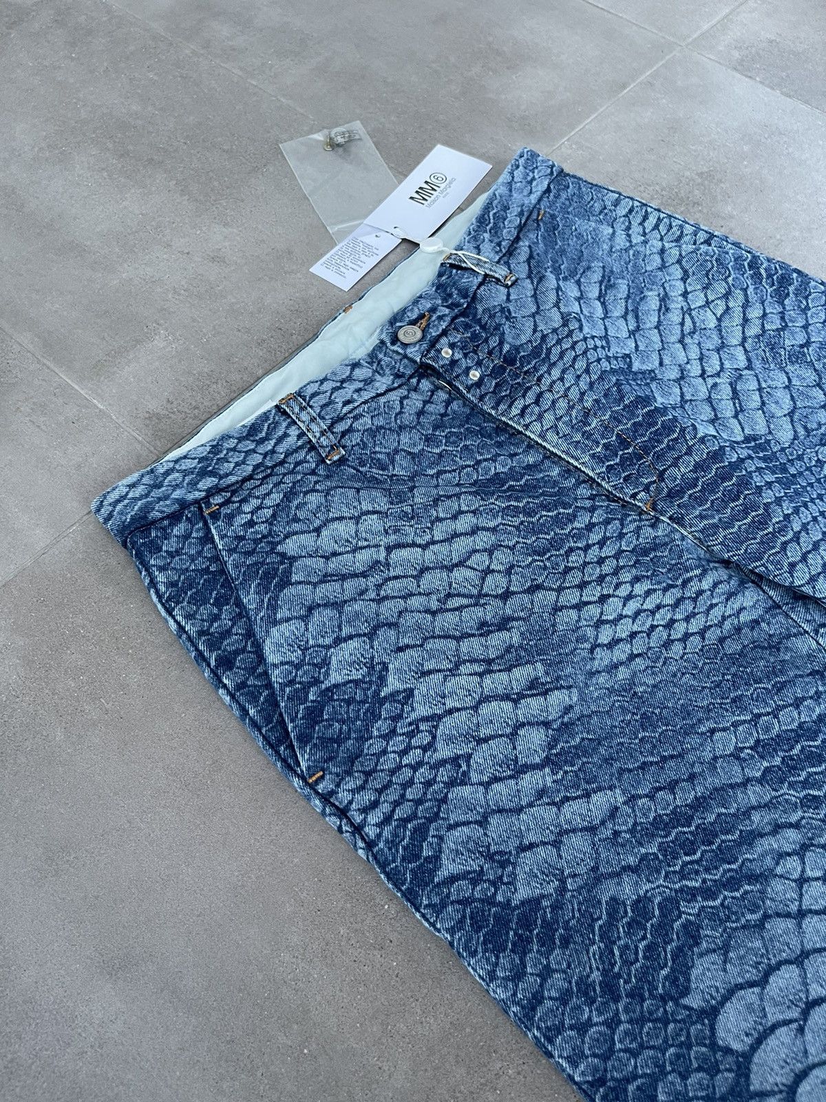 Maison Margiela !DS! SS22 Maison Margiela SnakeSkin Blue Pattern Denim Pants Size US 34 / EU 50 - 12 Thumbnail