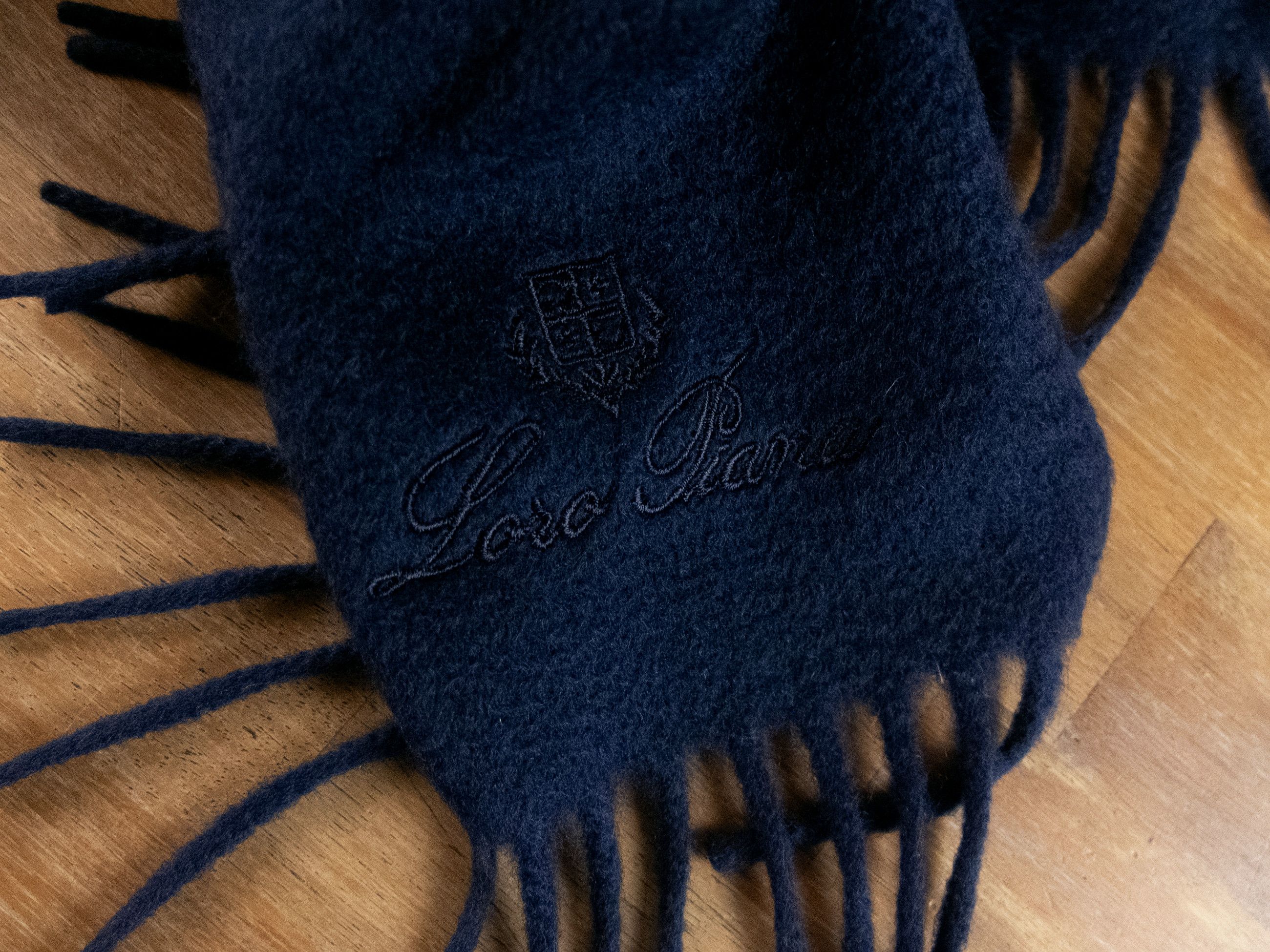 Loro Piana LORO PIANA solid navy blue pure cashmere classic scarf Size ONE SIZE - 6 Thumbnail