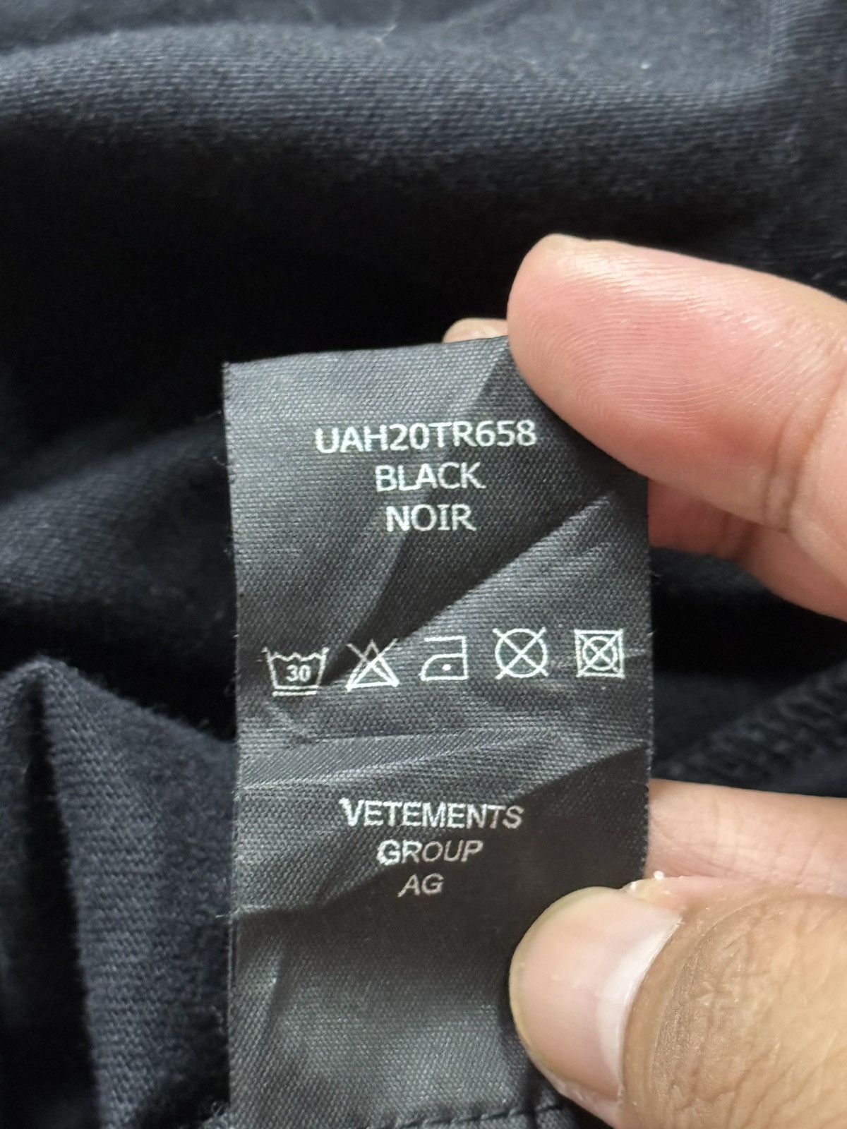 Vetements Vetements - I Love You Tee Size US L / EU 52-54 / 3 - 11 Thumbnail