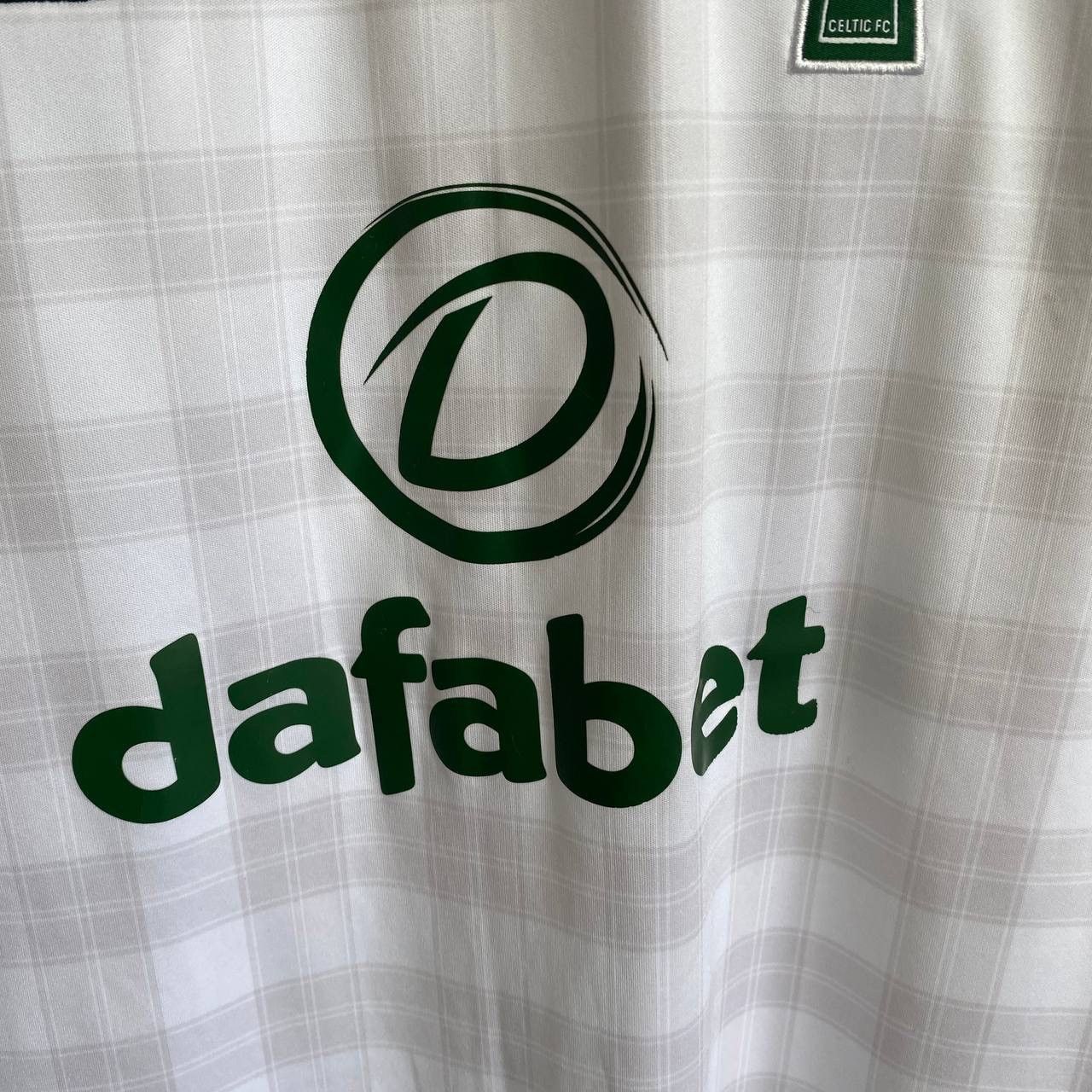 New Balance × Vintage Men’s New Balance FC Celtic Magners big logo jersey Size US M / EU 48-50 / 2 - 5 Thumbnail