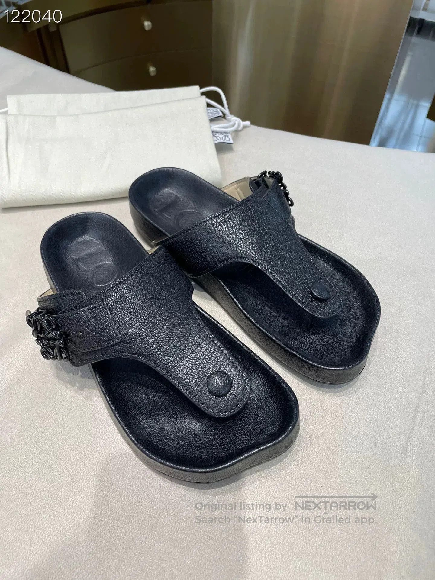 Loewe Loewe Ease Logo Sheepskin Flip Flops. Size US 4 / IT 34 - 4 Thumbnail