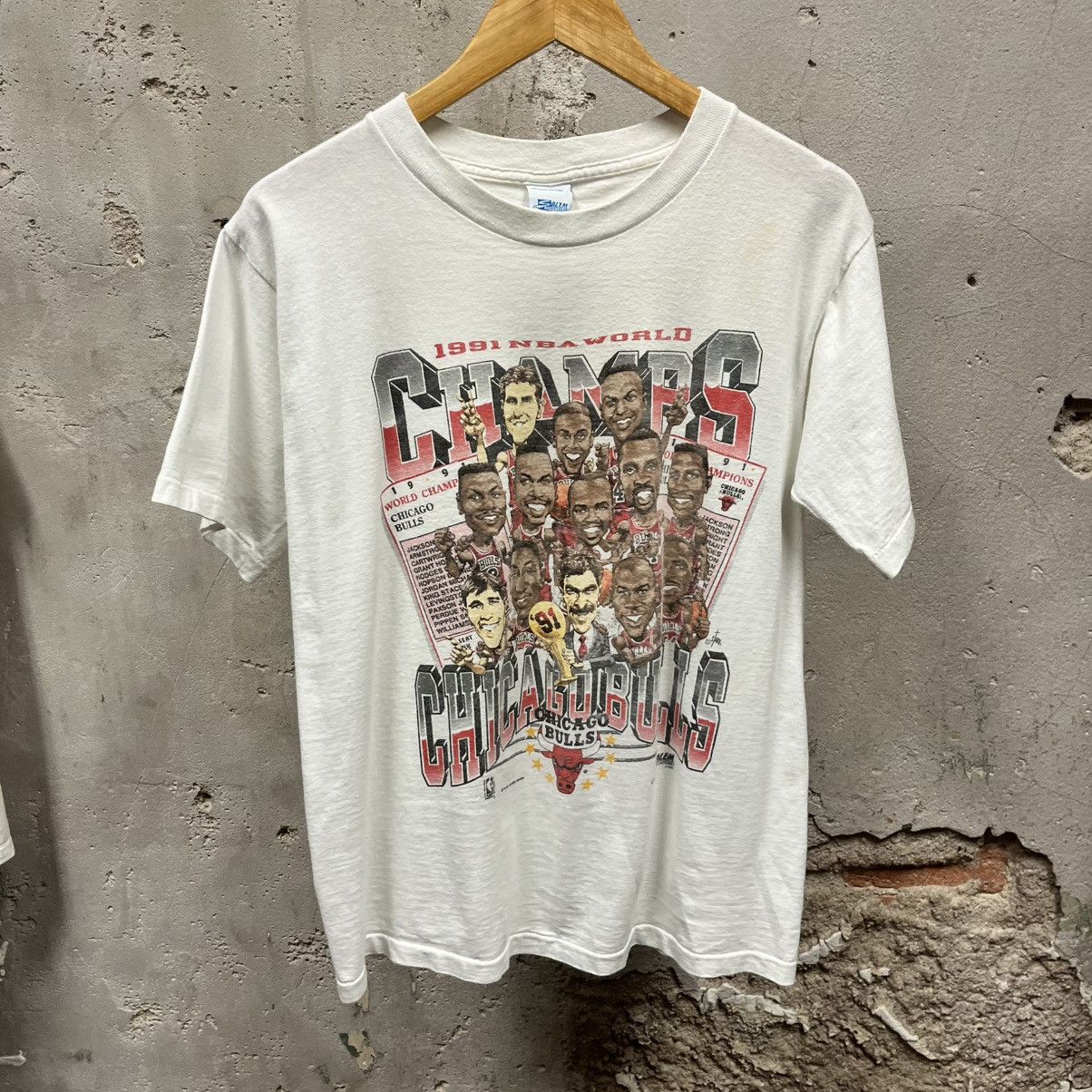 Salem Sportswear Vintage 1991 Chicago Bulls Caricature World Champs Tee 90s Size US M / EU 48-50 / 2 - 1 Thumbnail