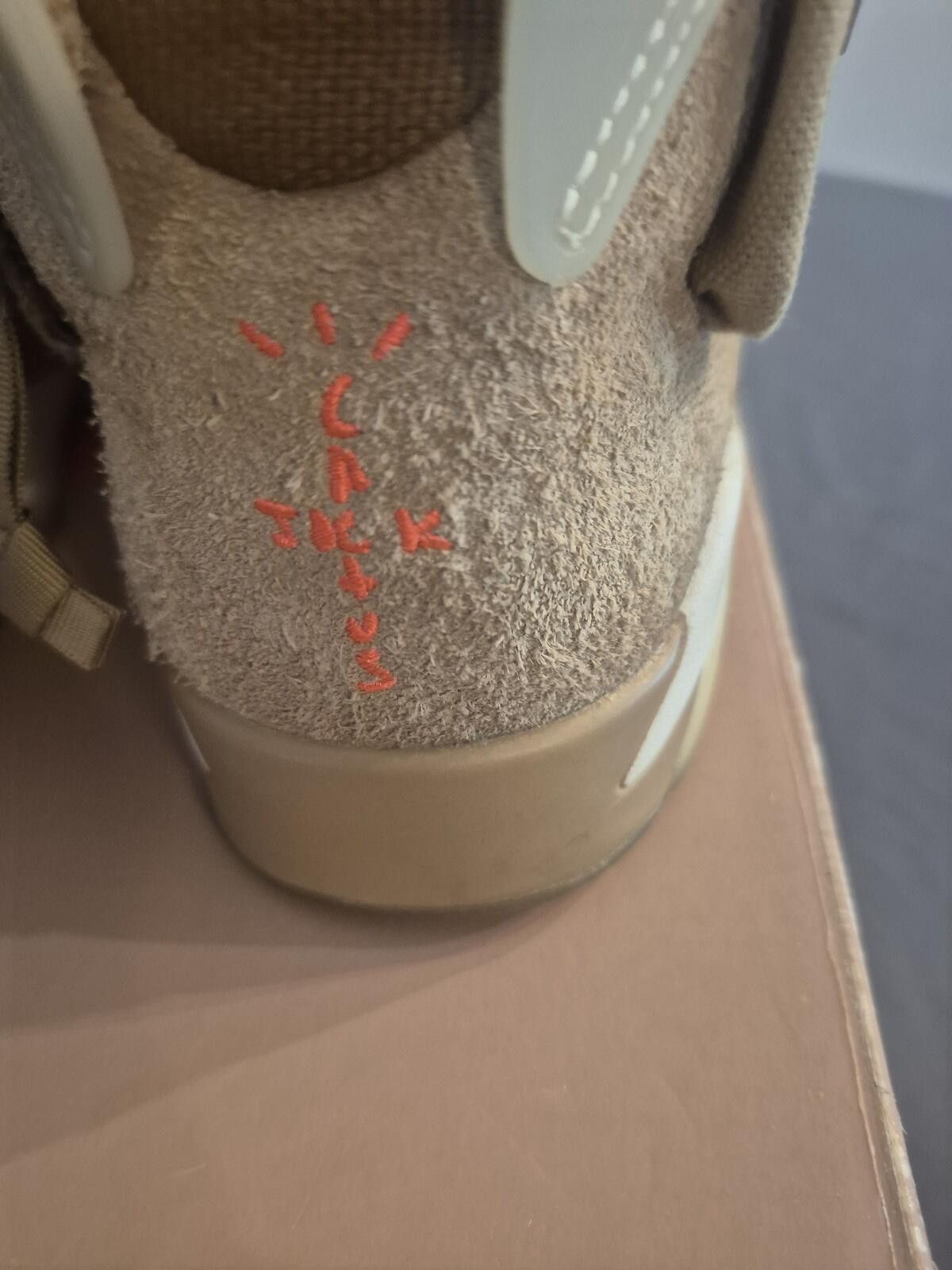 Jordan Brand Air Jordan 6 x Travis Scott “British Khaki” Size 9 Size US 9 / EU 42 - 5 Thumbnail