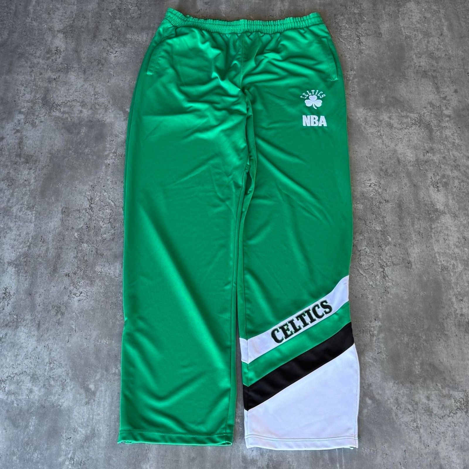 NBA × Vintage Boston Celtics NBA Embroidered Baggy Wide Leg Y2K Sweatpants Size US 42 / EU 58 - 1 Thumbnail
