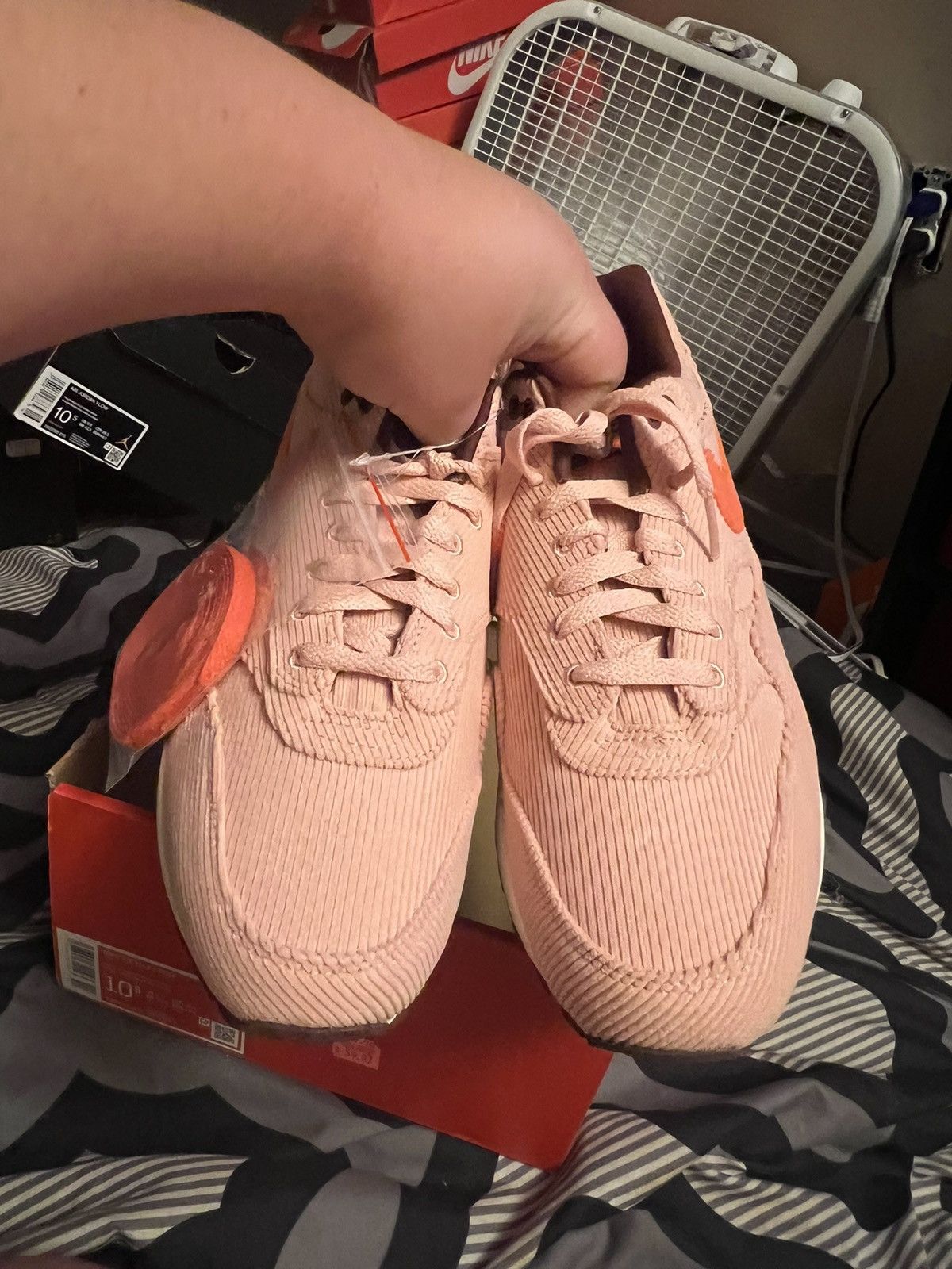 Nike Nike Air Max 1 Premium Corduroy Coral Stardust Size 10.5 Size US 10.5 / EU 43-44 - 3 Thumbnail