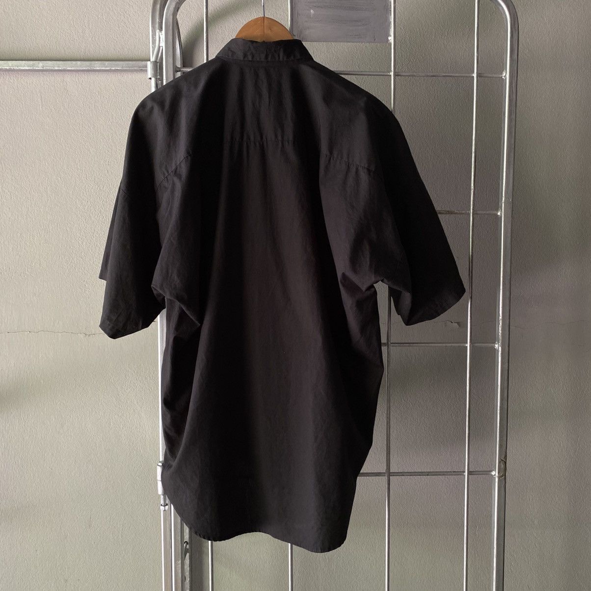Norma Kamali NORMA KAMALI Black Short-Sleeve Hidden Placket Shirt Size XL / US 12-14 / IT 48-50 - 17 Thumbnail
