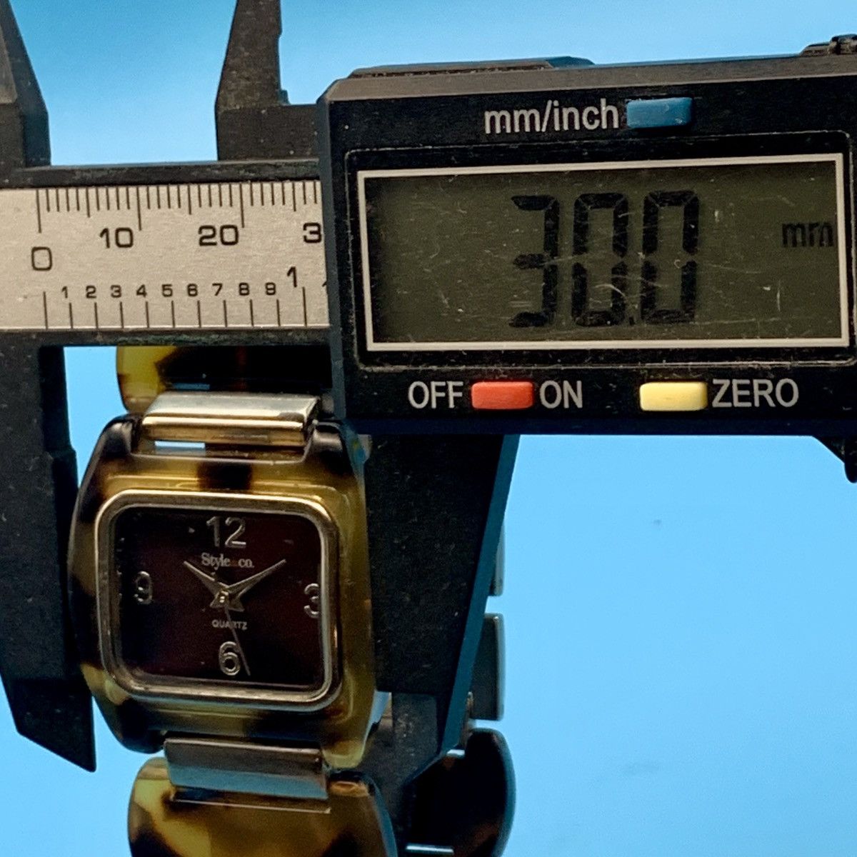 Style & Co STYLE & CO. SC1111 Women’s Fashion Wristwatch Works New Batt Size ONE SIZE - 9 Thumbnail