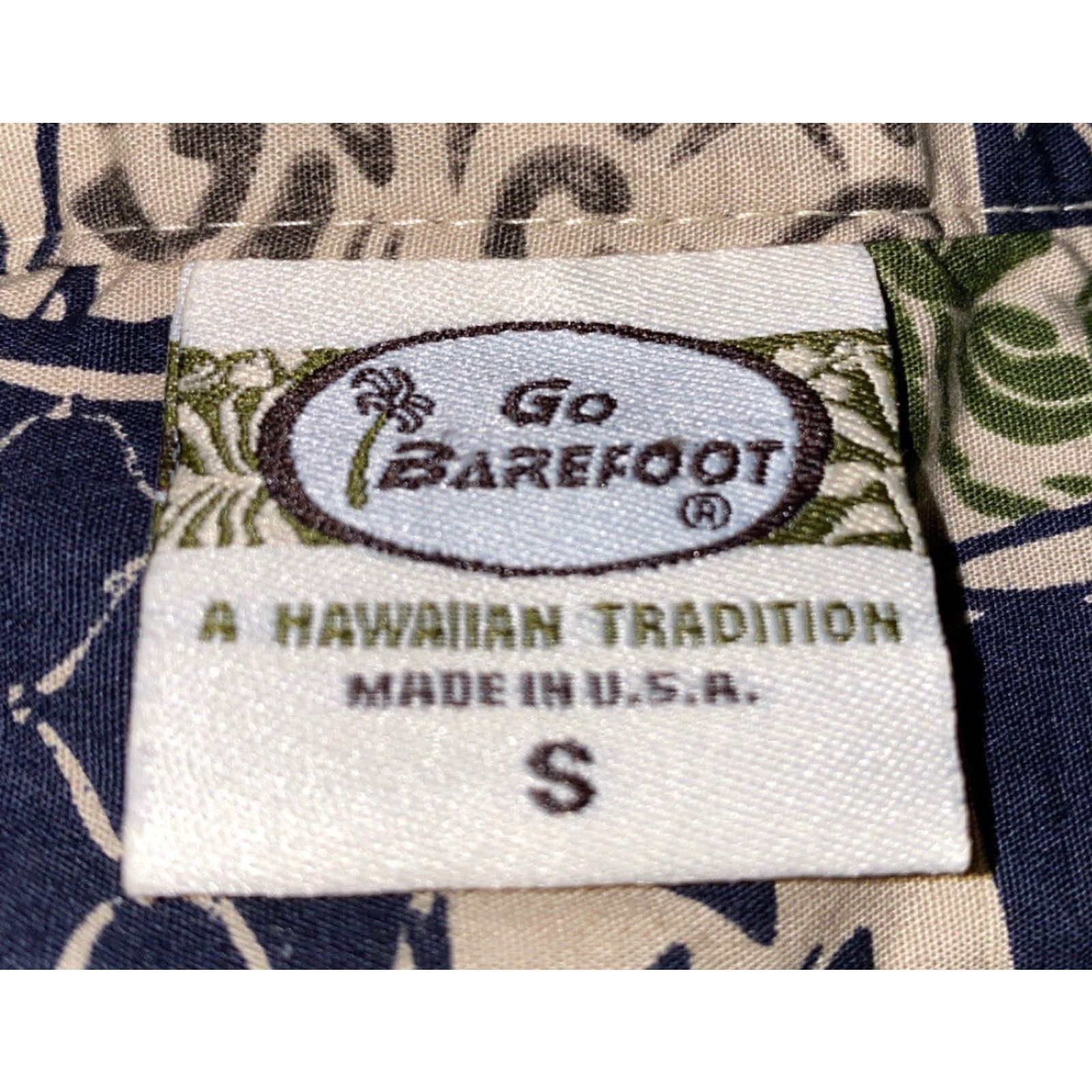 Vivobarefoot Go Barefoot Mens Short Sleeve Button-Up Hawaiian Style Shirt Turtle Print Multicolor Size S Regular Colorful Cotton Size US S / EU 44-46 / 1 - 6 Thumbnail