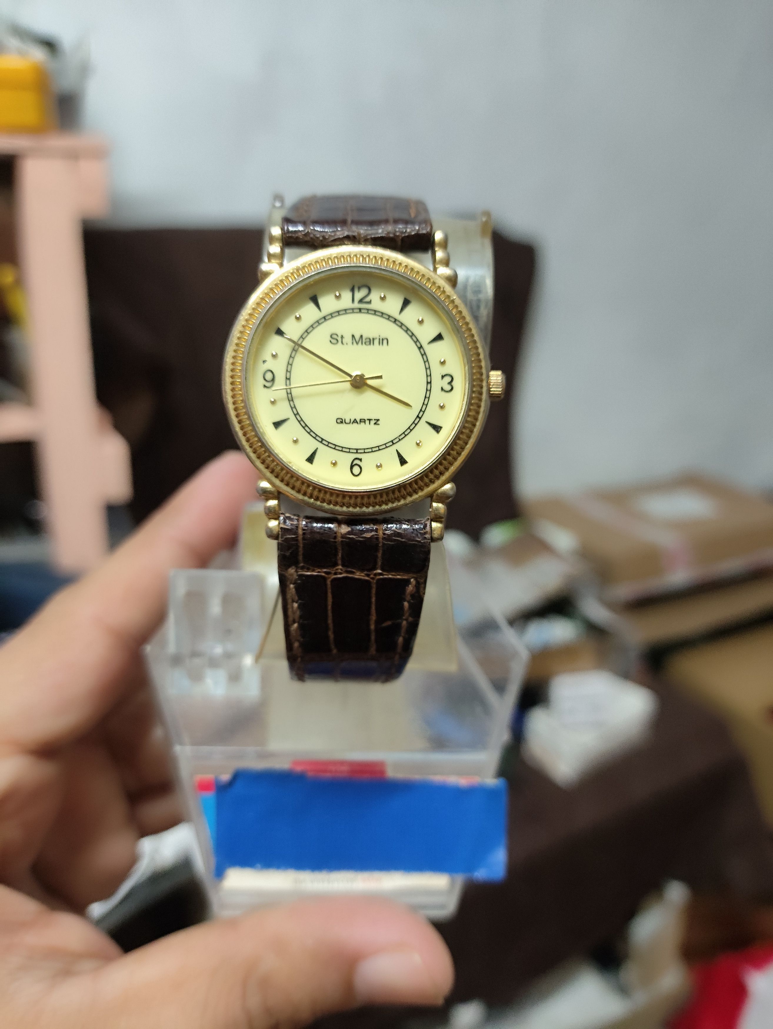 Vintage VINTAGE ST.MARIN QUARTZ WATCH (90s Retro & Simple Design) Size ONE SIZE - 3 Thumbnail