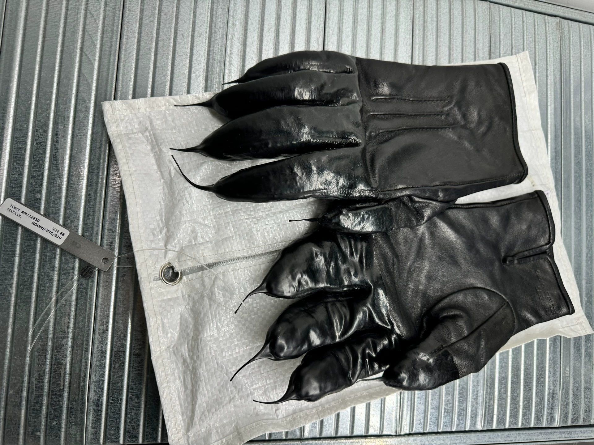Carol Christian Poell Carol Christian Poell CCP epoxy gloves Size ONE SIZE - 1 Thumbnail