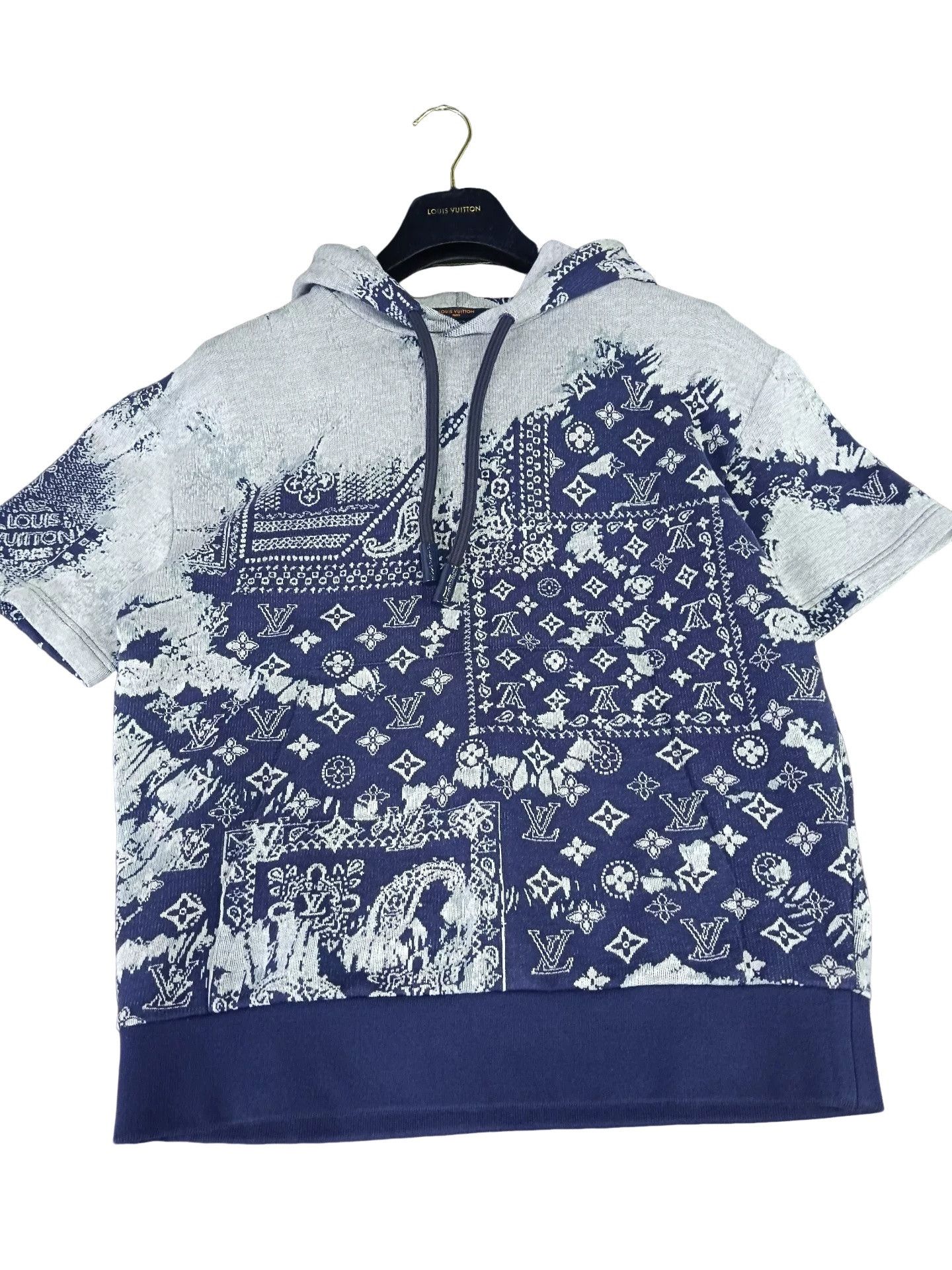 Louis Vuitton Louis Vuitton Bandana Print Short Sleeve Hoodie Size XS Size US XS / EU 42 / 0 - 1 Thumbnail