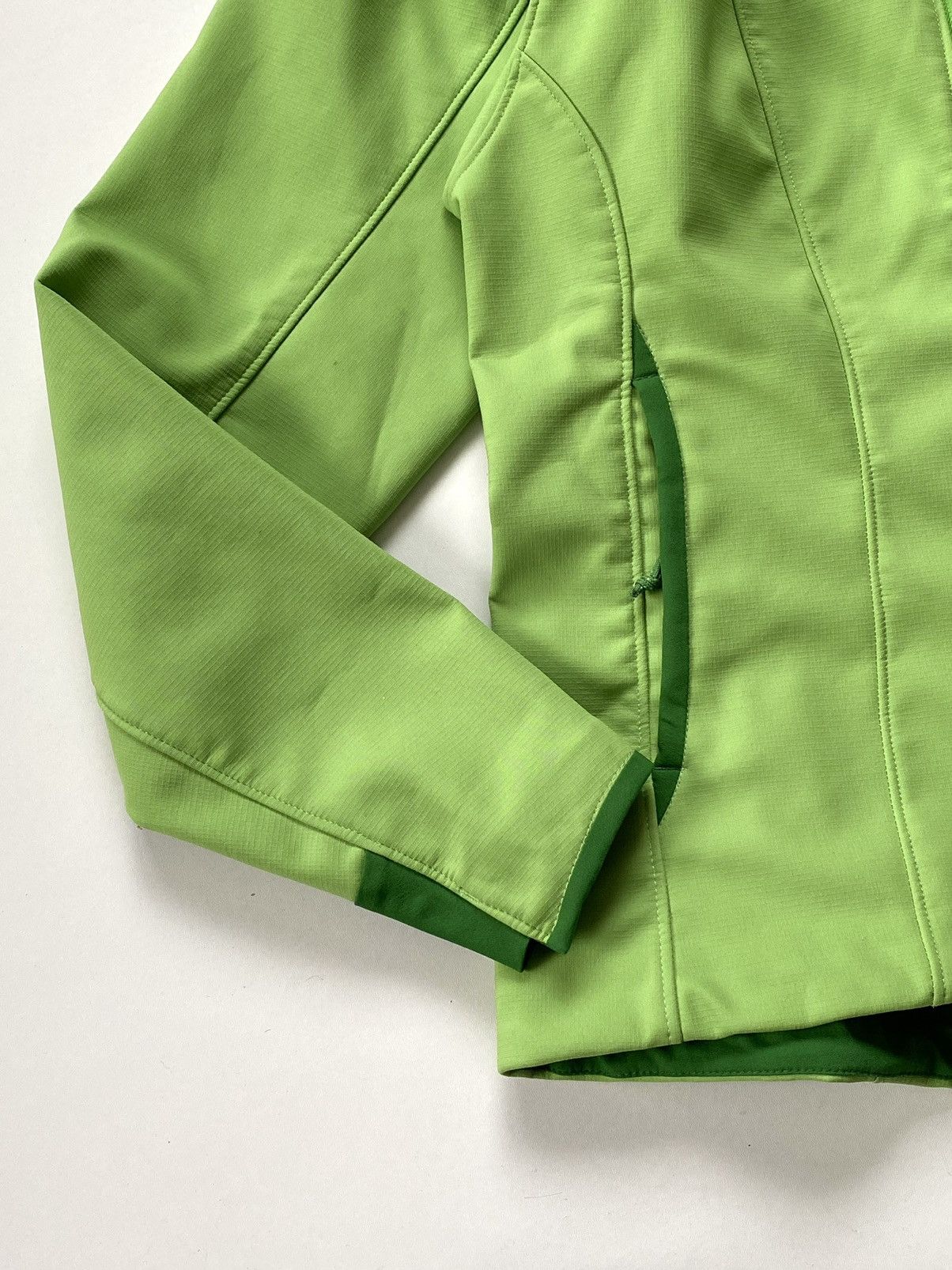 Arc'teryx × Vintage Vintage Arcteryx Epsilon SV Vintage Hoody Lime Size S / US 4 / IT 40 - 8 Thumbnail