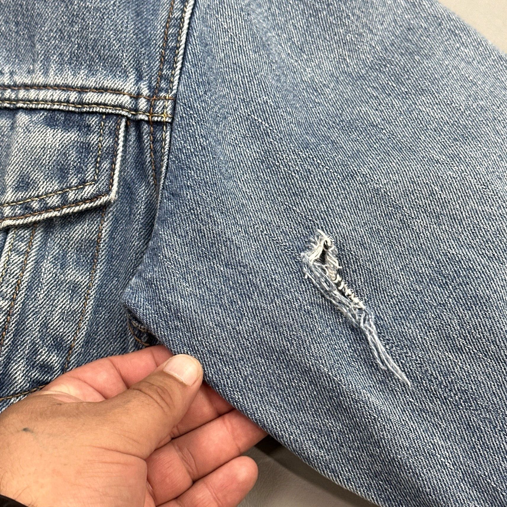 Levi's VINTAGE Levi's Trucker Jacket Denim Blue Butterflies 70507 Mens Medium Classic Style Biker Outdoor */ Size US M / EU 48-50 / 2 - 7 Thumbnail