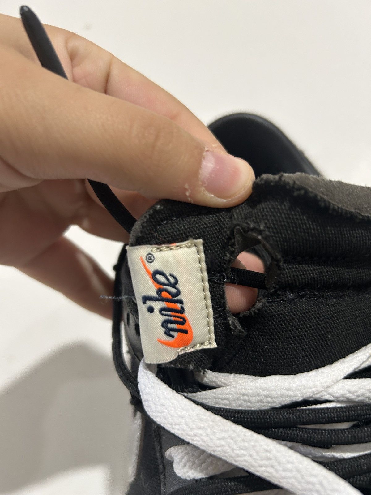 Nike NIKE DUNK LOW OFF-WHITE LOT 50 SIZE 8.5 PREOWNED Size US 8.5 / EU 41-42 - 9 Thumbnail