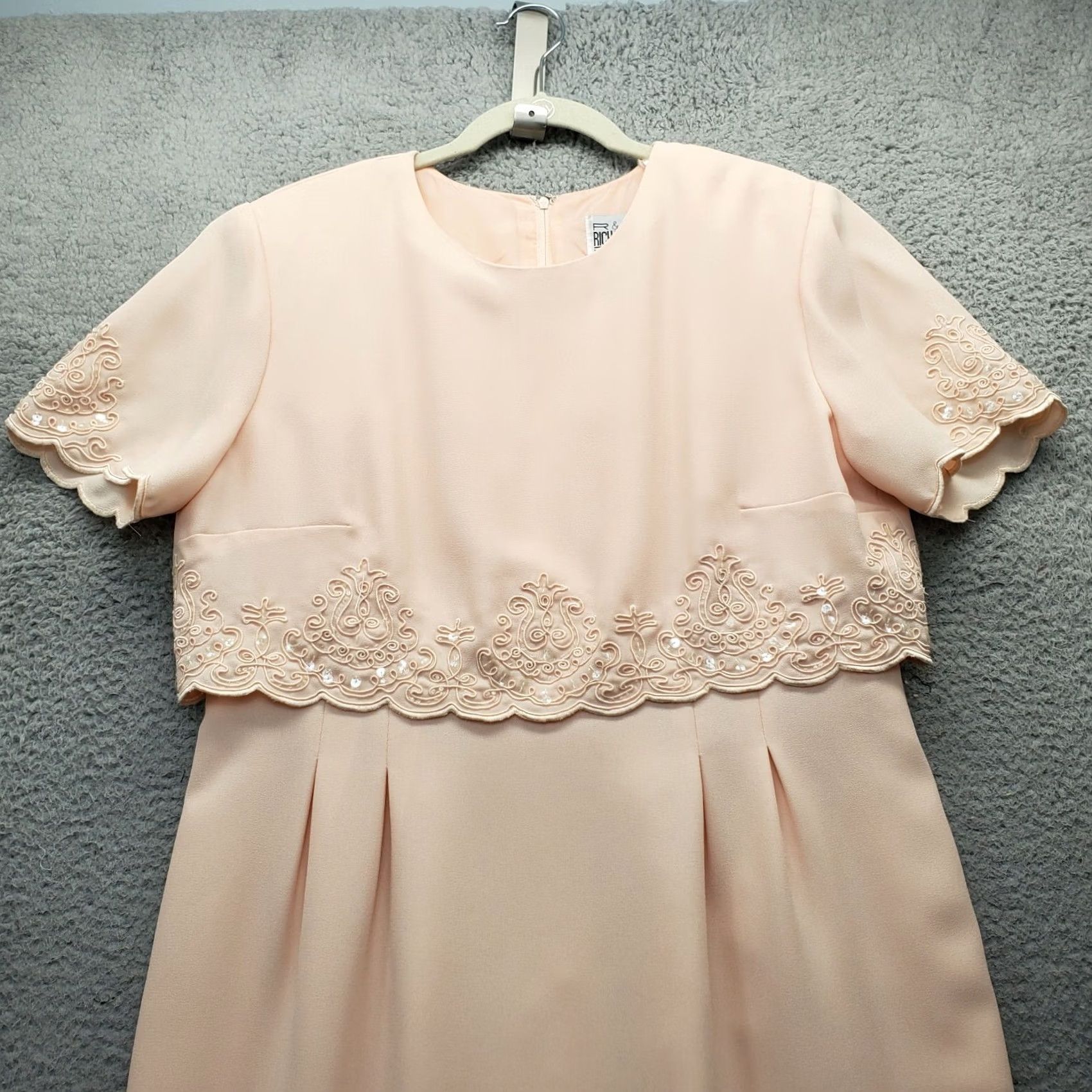 Vintage R&M Richards Maxi Dress Womens 14 Pink Sequin Guipure Crepe Shoulder Pads Vented Shirt Adult Womens Pink Sequin Guipure Crepe Maxi Dress 14 Size XL / US 12-14 / IT 48-50 - 3 Thumbnail