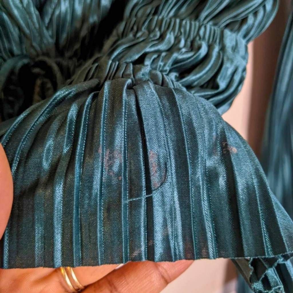 Urban Outfitters Urban Outfitters Cartia Plisse Top S Emerald Green Pleated B Size S / US 4 / IT 40 - 11 Thumbnail