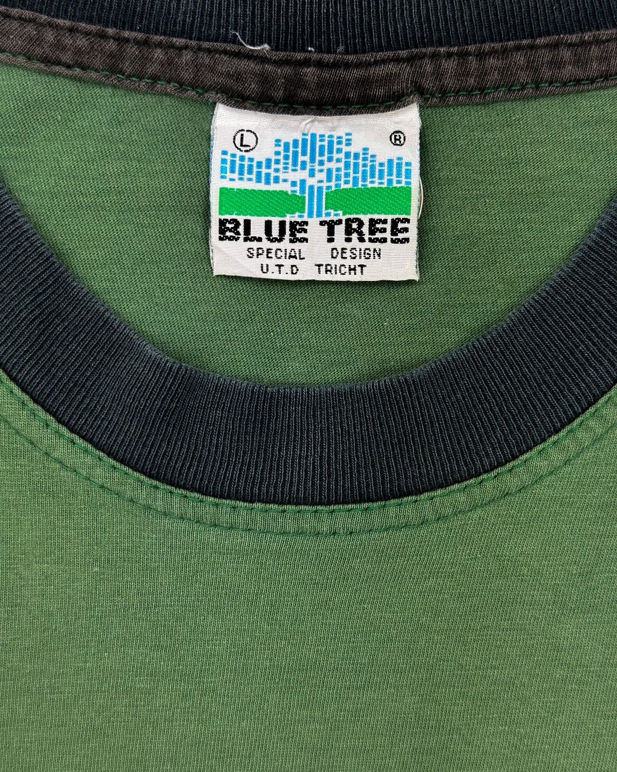 Vintage 90s “Children have a right to enjoy life!” Two Tone T-shirt Size US M / EU 48-50 / 2 - 4 Thumbnail