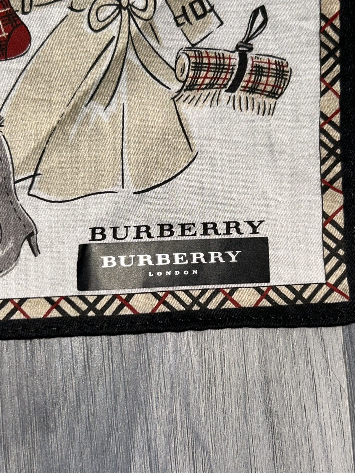 Burberry Vintage Burberry Nova Check Border Cotton Handkerchief Scarf Size ONE SIZE - 8 Thumbnail