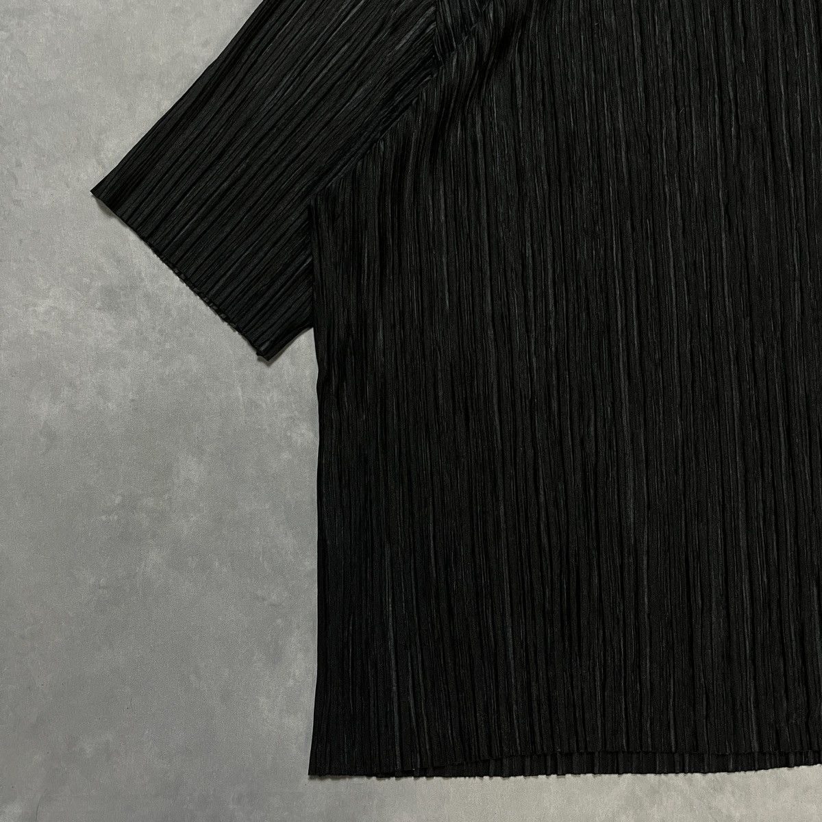 Japanese Brand 2000s Pleats Please by Issey Miyake Vibe T-Shirt Size M / US 6-8 / IT 42-44 - 4 Thumbnail