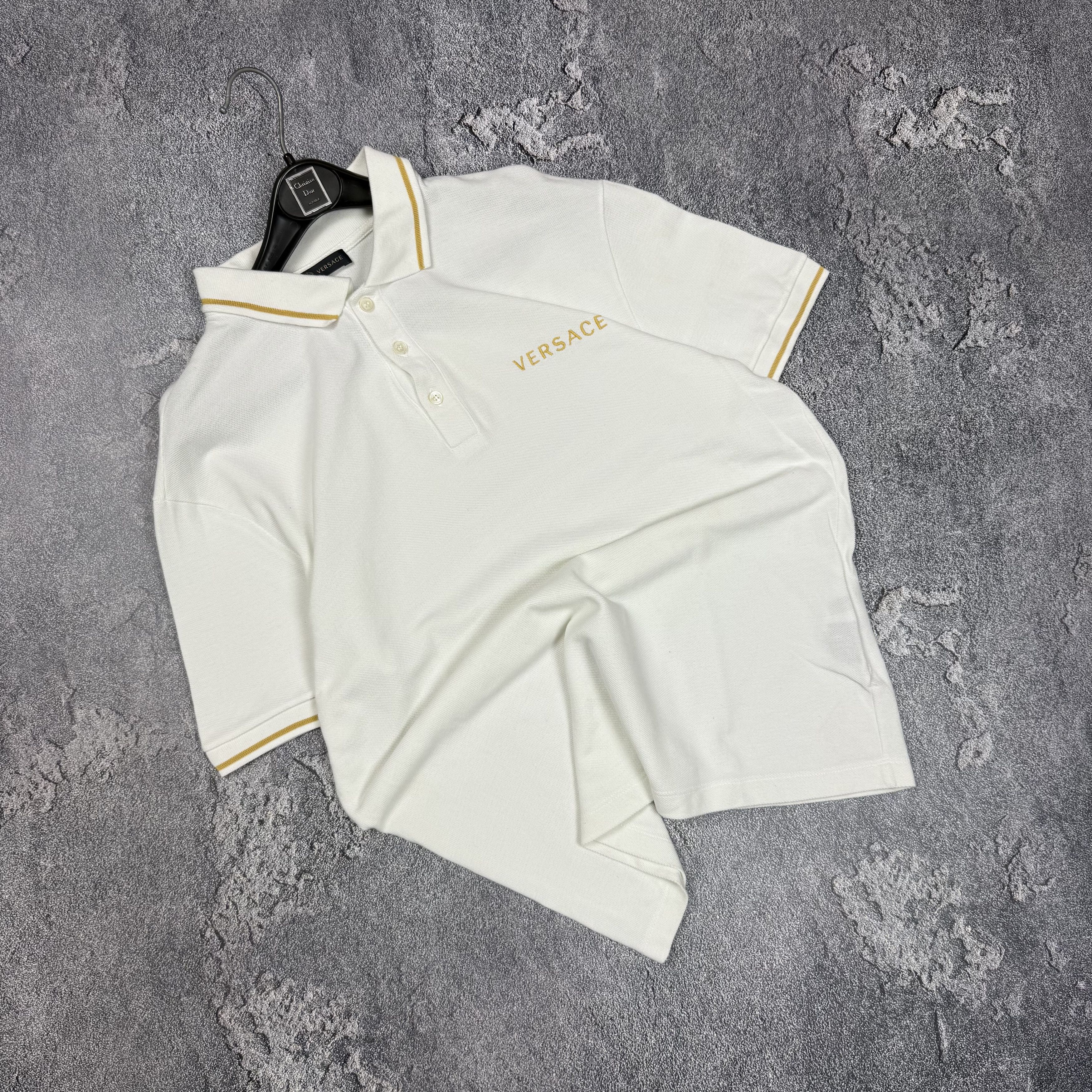 Versace Versace Gold White Chain Polo Size L Made In Italy Size US L / EU 52-54 / 3 - 1 Thumbnail