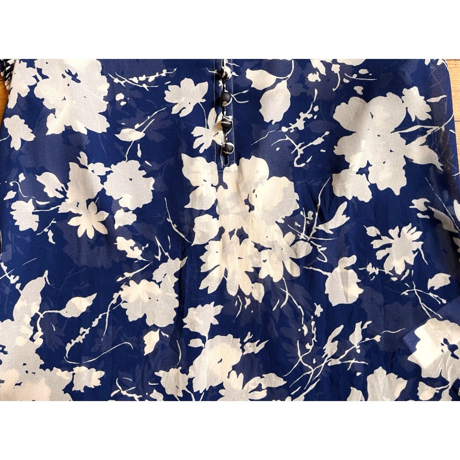 Polo Ralph Lauren Polo Ralph Lauren Blouse Womens Small Floral Blue Crepe Cap Sleeve Button Pleated Short Sleeve Size S / US 4 / IT 40 - 3 Thumbnail